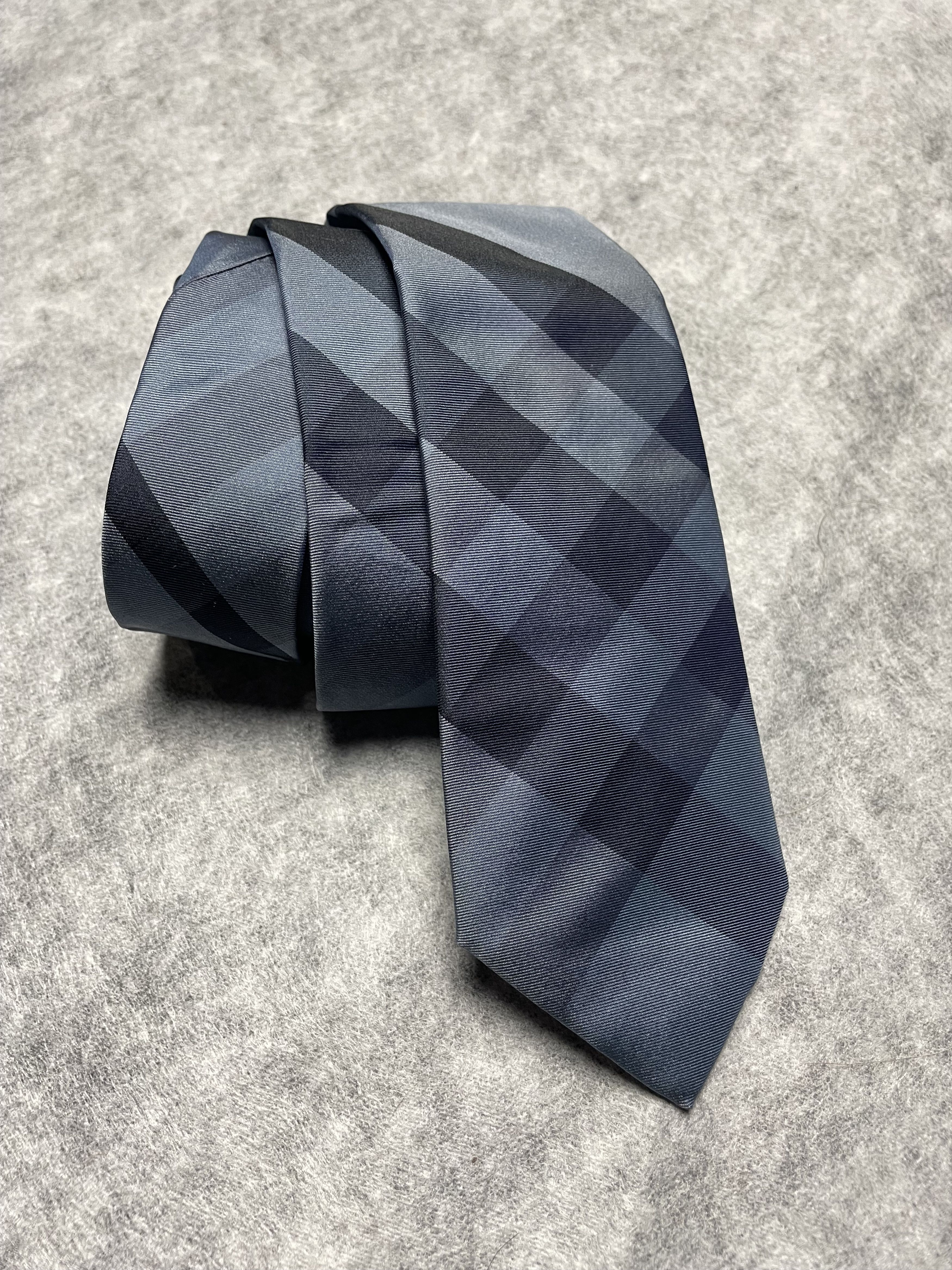 Burberry Burberry London Blue Grey Check Plaid Silk Mens Tie Size ONE SIZE - 1 Thumbnail