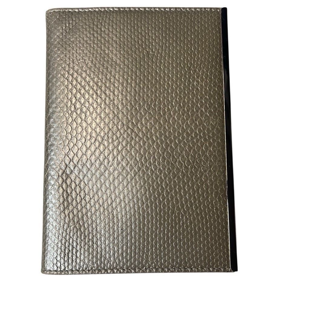 Salvatore Ferragamo NWT Salvatore Ferragamo Silver Leather Python-Print Passport Size ONE SIZE - 2 Thumbnail