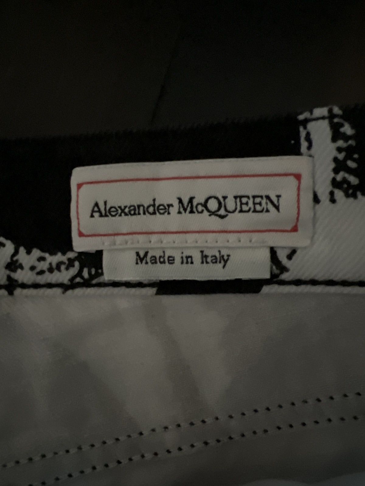 Alexander McQueen Alexander Mcqueen Men Graffiti Print Jeans Size US 30 / EU 46 - 2 Thumbnail