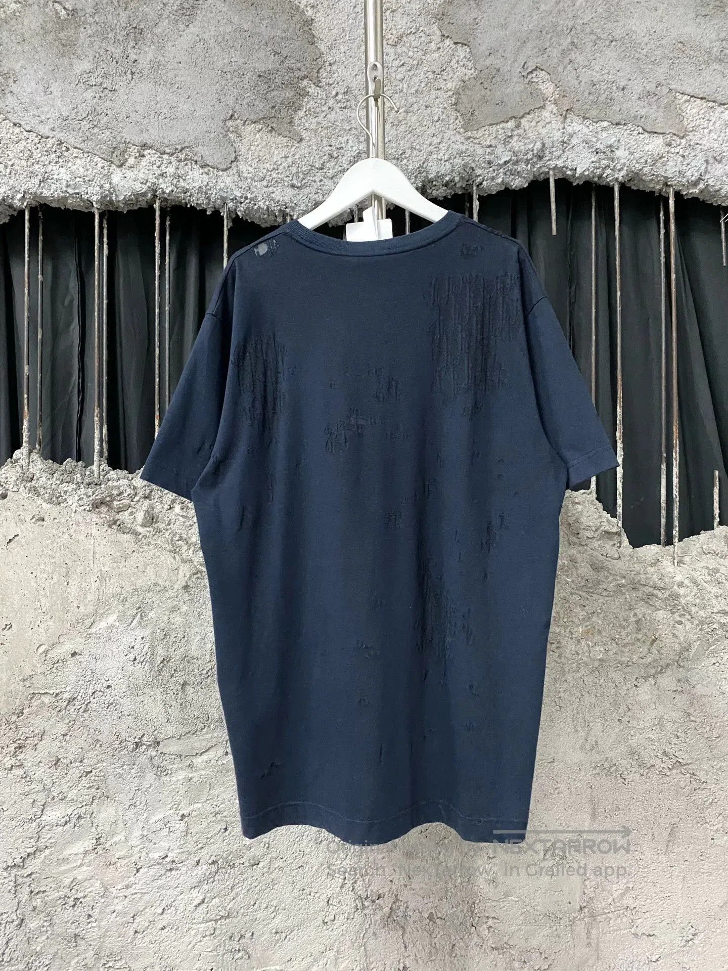 Dior dior distressed logo graphic t-shirt. Size US M / EU 48-50 / 2 - 2 Thumbnail