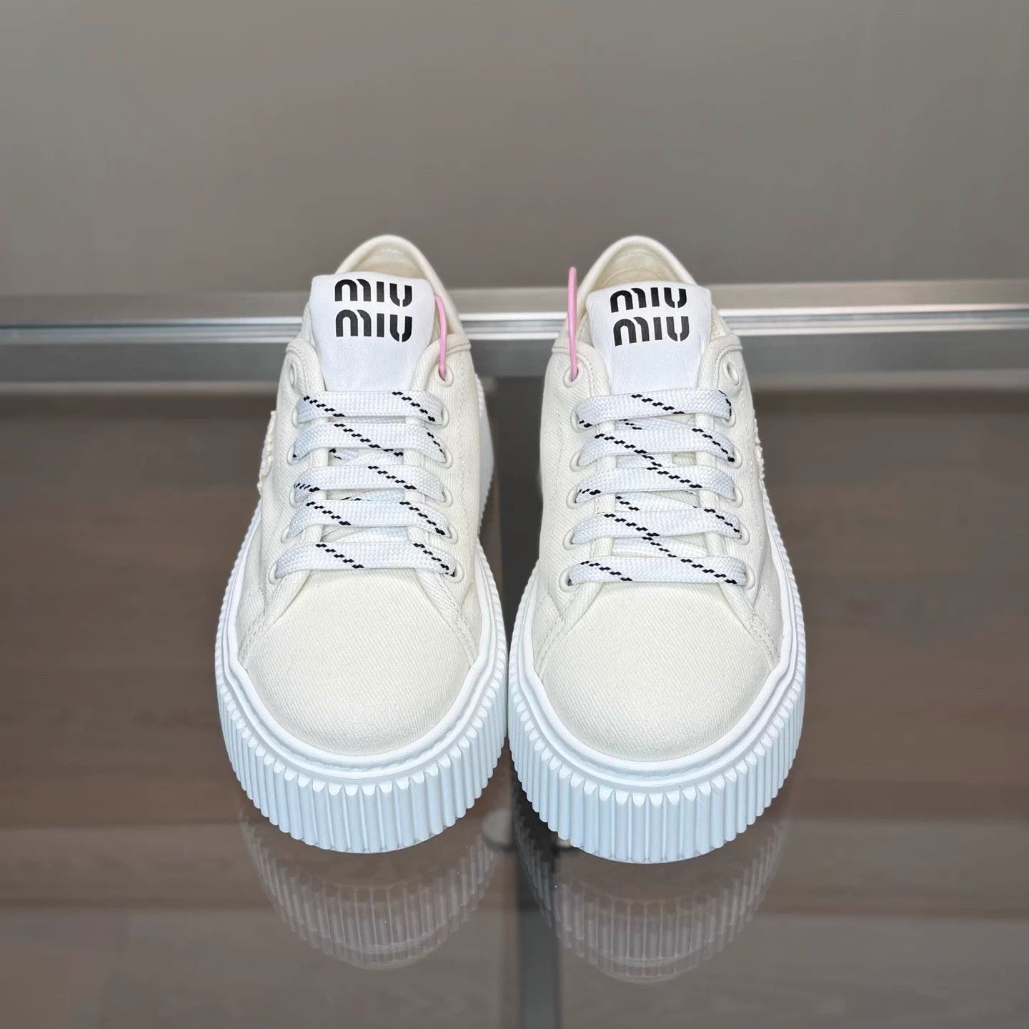 Miu Miu Miu Miu 25 ivory canvas cookie sneakers 38 Size US 7 / IT 37 - 2 Thumbnail