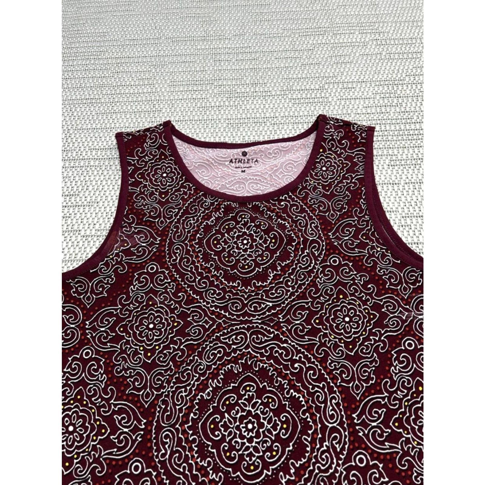 Athleta Athleta Tank Womens Medium Red Stretch Sleeveless Round Neck Mandala Print Size M / US 6-8 / IT 42-44 - 3 Thumbnail