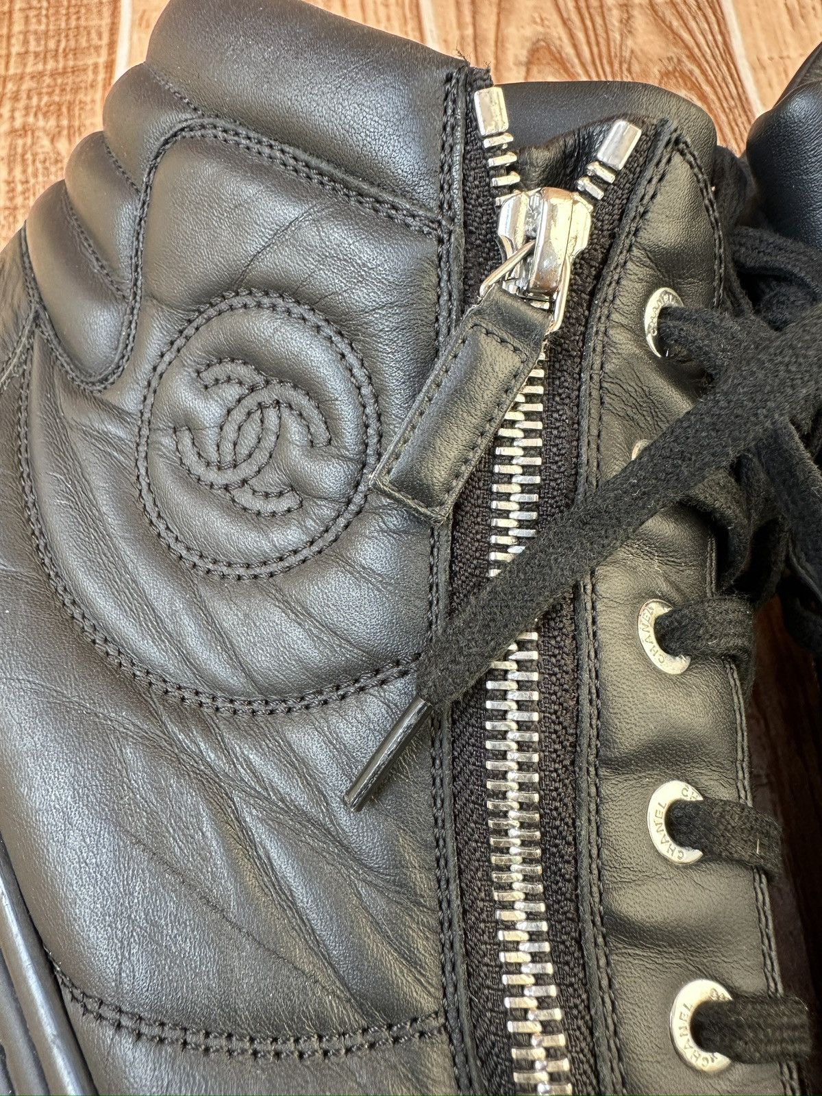 Chanel Chanel CC Vintage Leather Hightop Sneakers Size US 11 / EU 44 - 8 Thumbnail