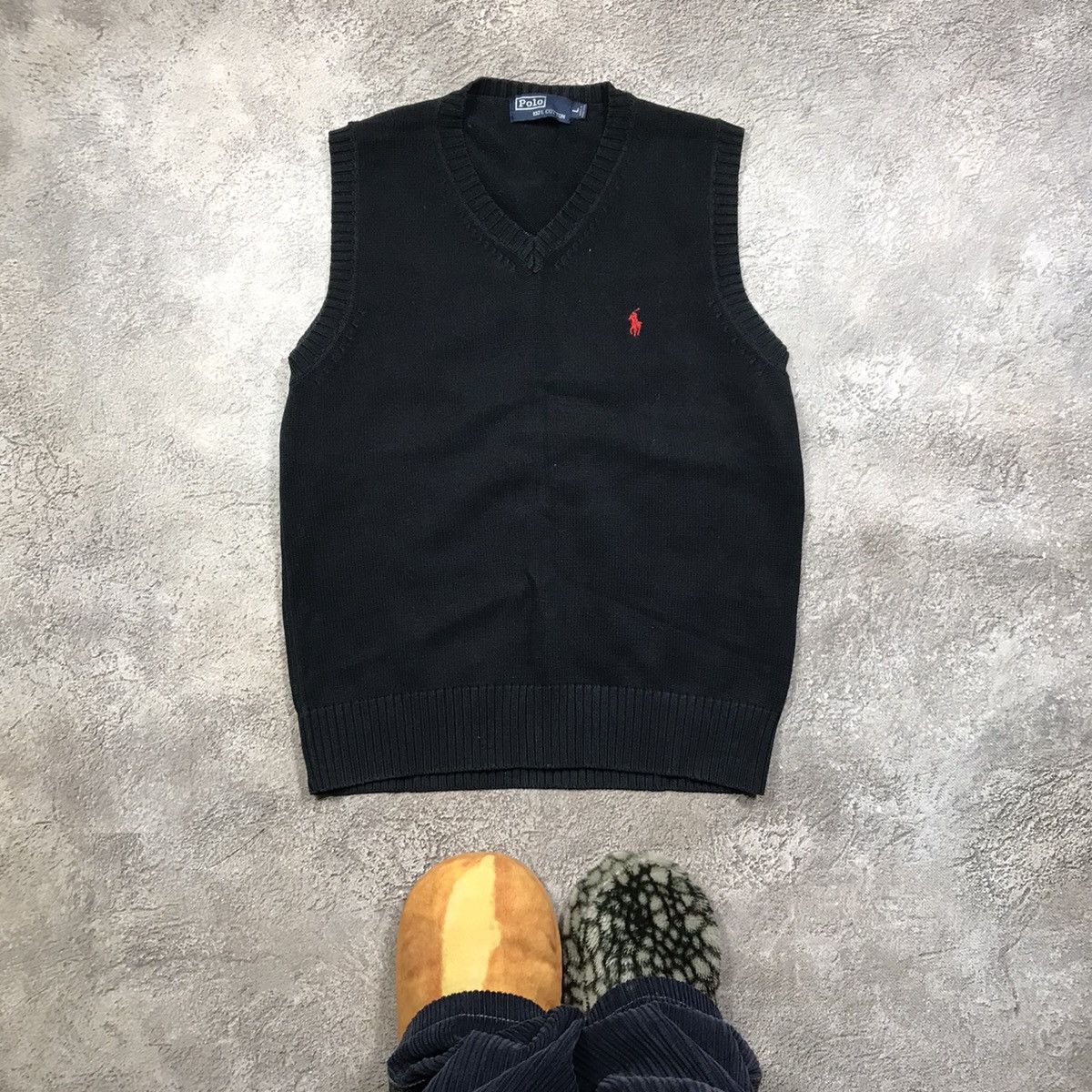 Vintage Vintage Polo Ralph Lauren V-Neck Sweater Vest Preppy Baggy L Size US L / EU 52-54 / 3 - 1 Thumbnail
