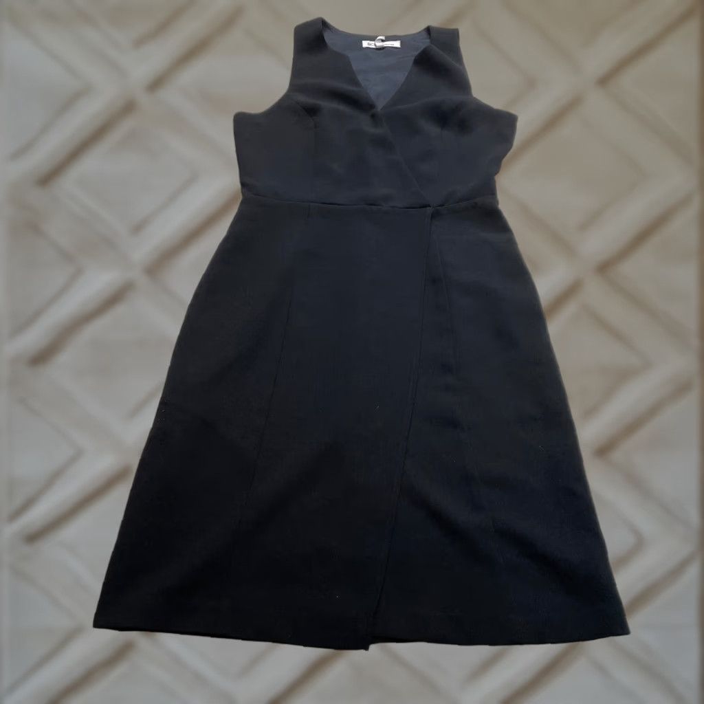 BCBGeneration VINTAGE BCBGeneration Shift Dress Womens 8 Black Sleeveless Midi Split Neck Polyester Chiffon Dress Size M / US 6-8 / IT 42-44 - 1 Thumbnail
