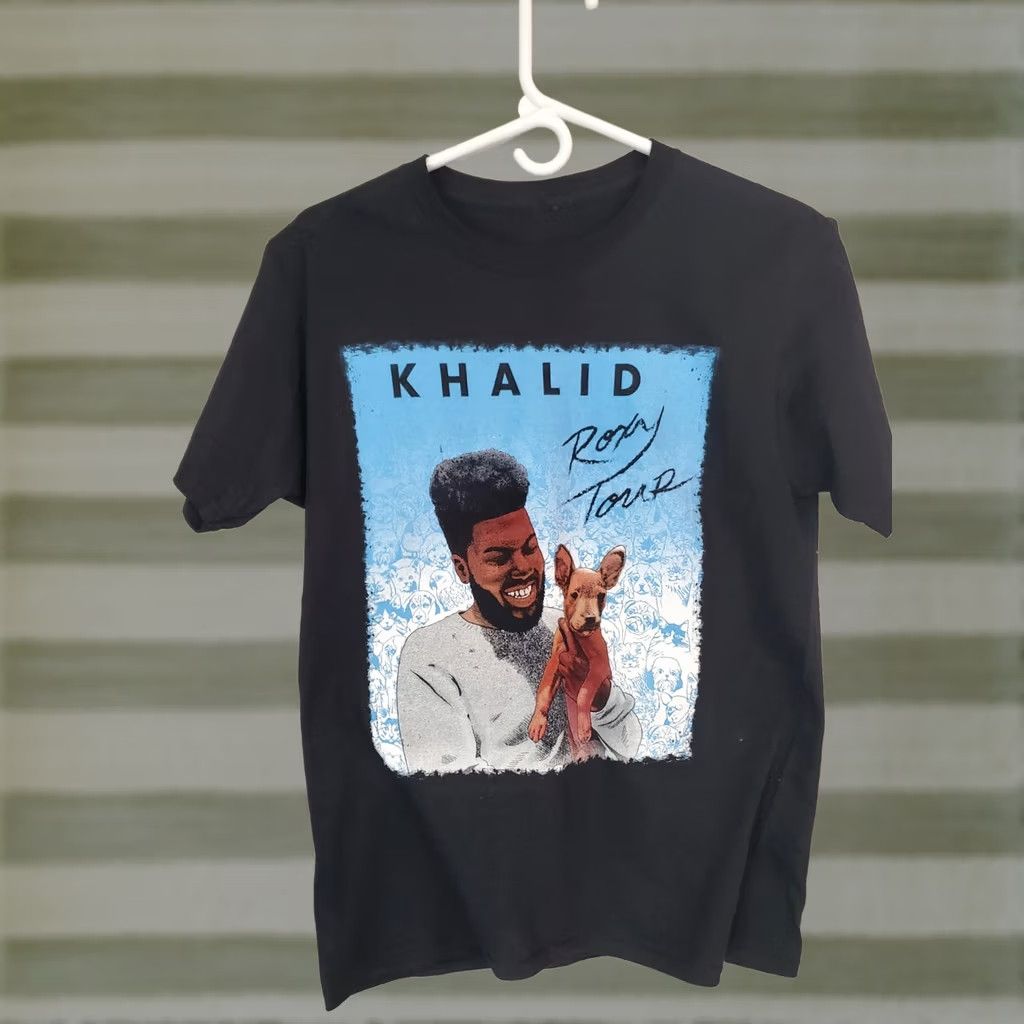 Vintage Unbranded Khalid - “Roxy Tour” Black Shirt T-Shirt Crew Neck South Short Sleeve M Men Graphic Print Cotton 2010-2019 Vintage: No Regular Fit Pocket No Size US M / EU 48-50 / 2 - 1 Thumbnail