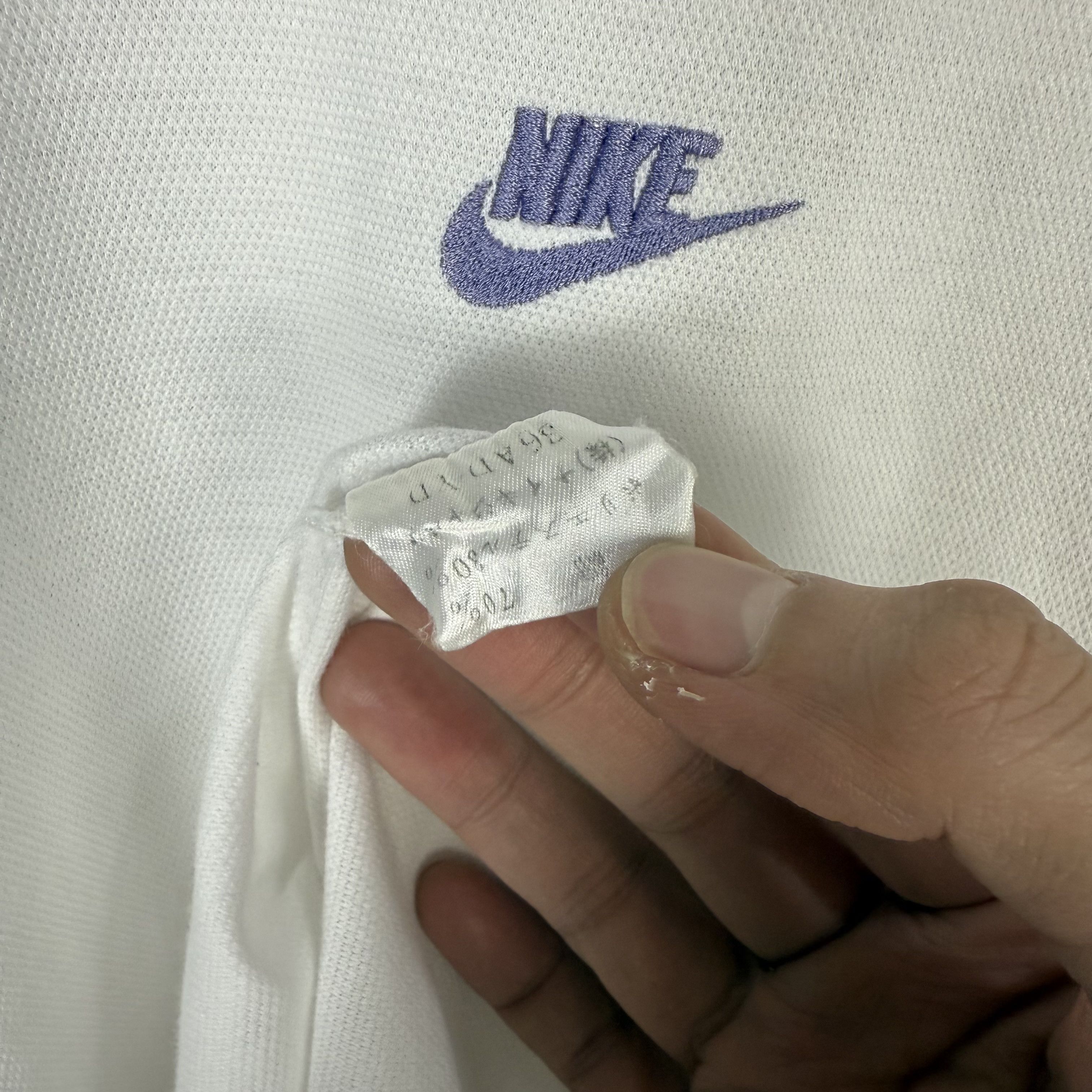 Nike Vintage Nike Swoosh Tshirt Size US M / EU 48-50 / 2 - 5 Thumbnail