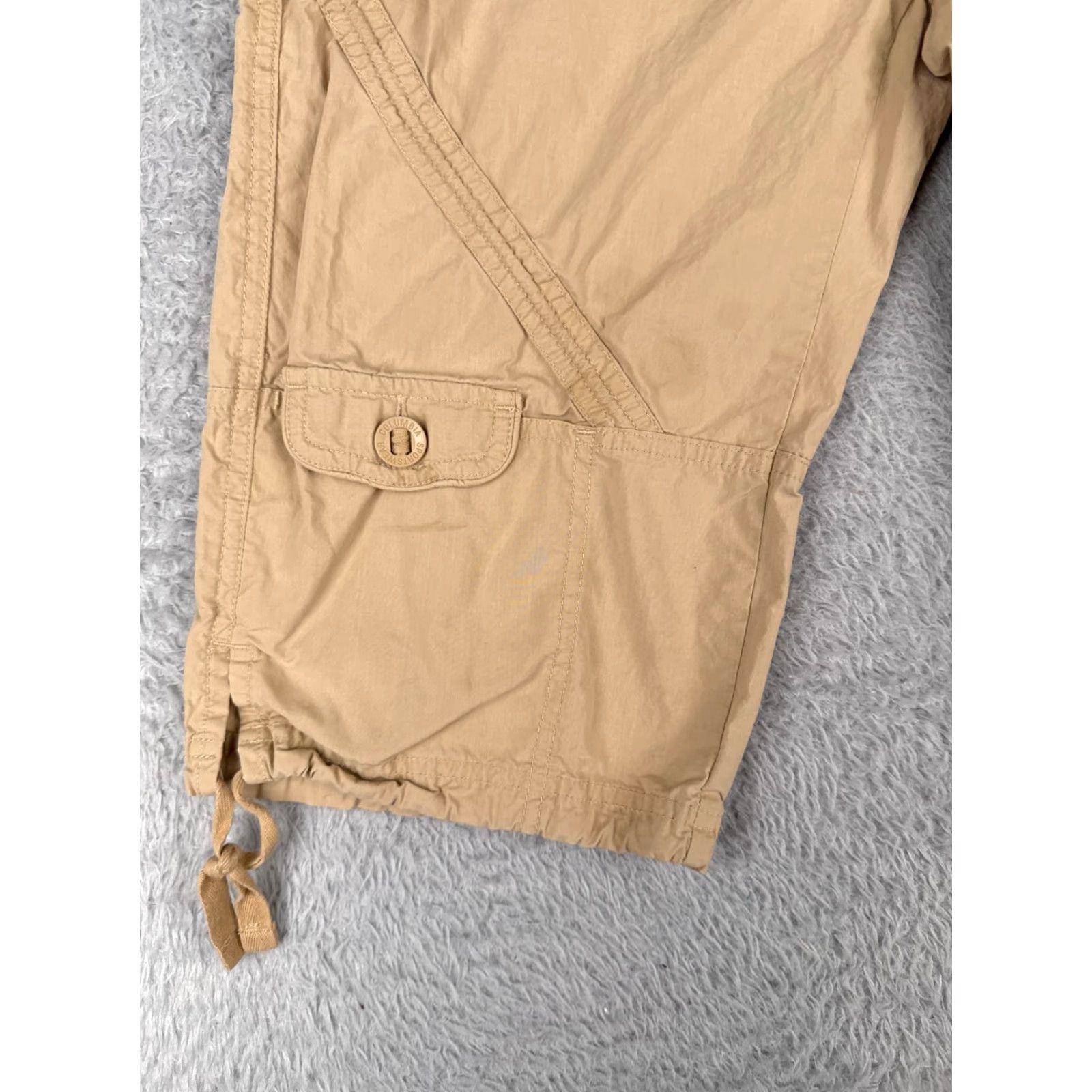 Vintage Columbia Women's Cargo Shorts Size 4 Beige 100% Cotton Hiking Casual 14 Inseam Regular Fit Size 27" / US 4 / IT 40 - 3 Thumbnail