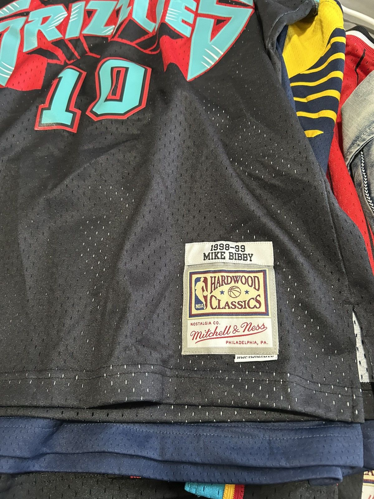 Mitchell & Ness Mike Bibby hardwood classic Grizzle jersey Size US L / EU 52-54 / 3 - 3 Thumbnail
