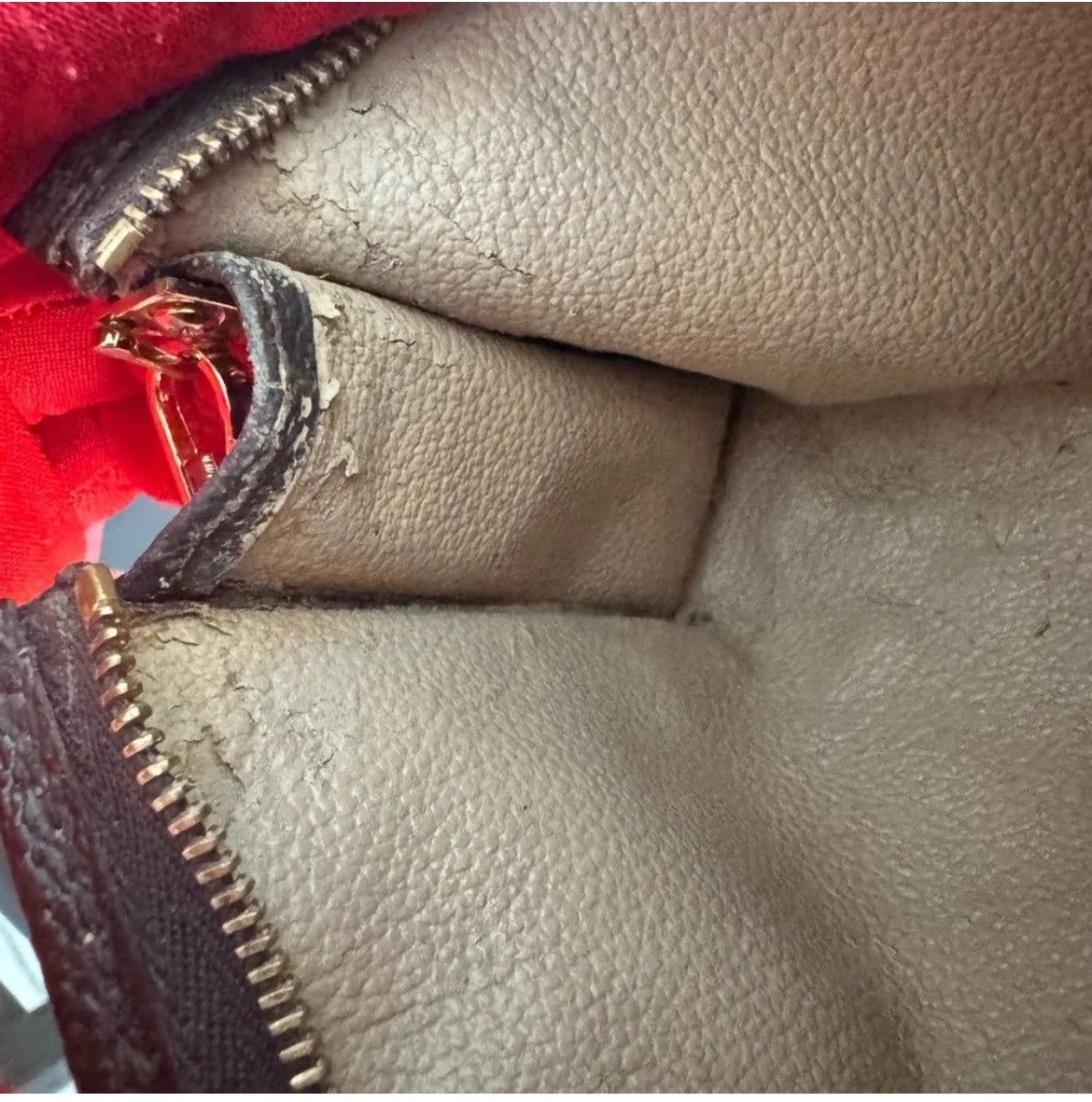 Louis Vuitton Louis vuitton cross body tiny purse. Monogram. With chain Size ONE SIZE - 13 Thumbnail