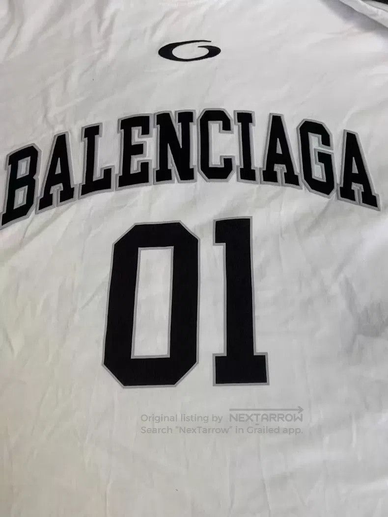 Balenciaga Balenciaga Letter Printed Round Neck Long Sleeve T-Shirt W Size US S / EU 44-46 / 1 - 3 Thumbnail