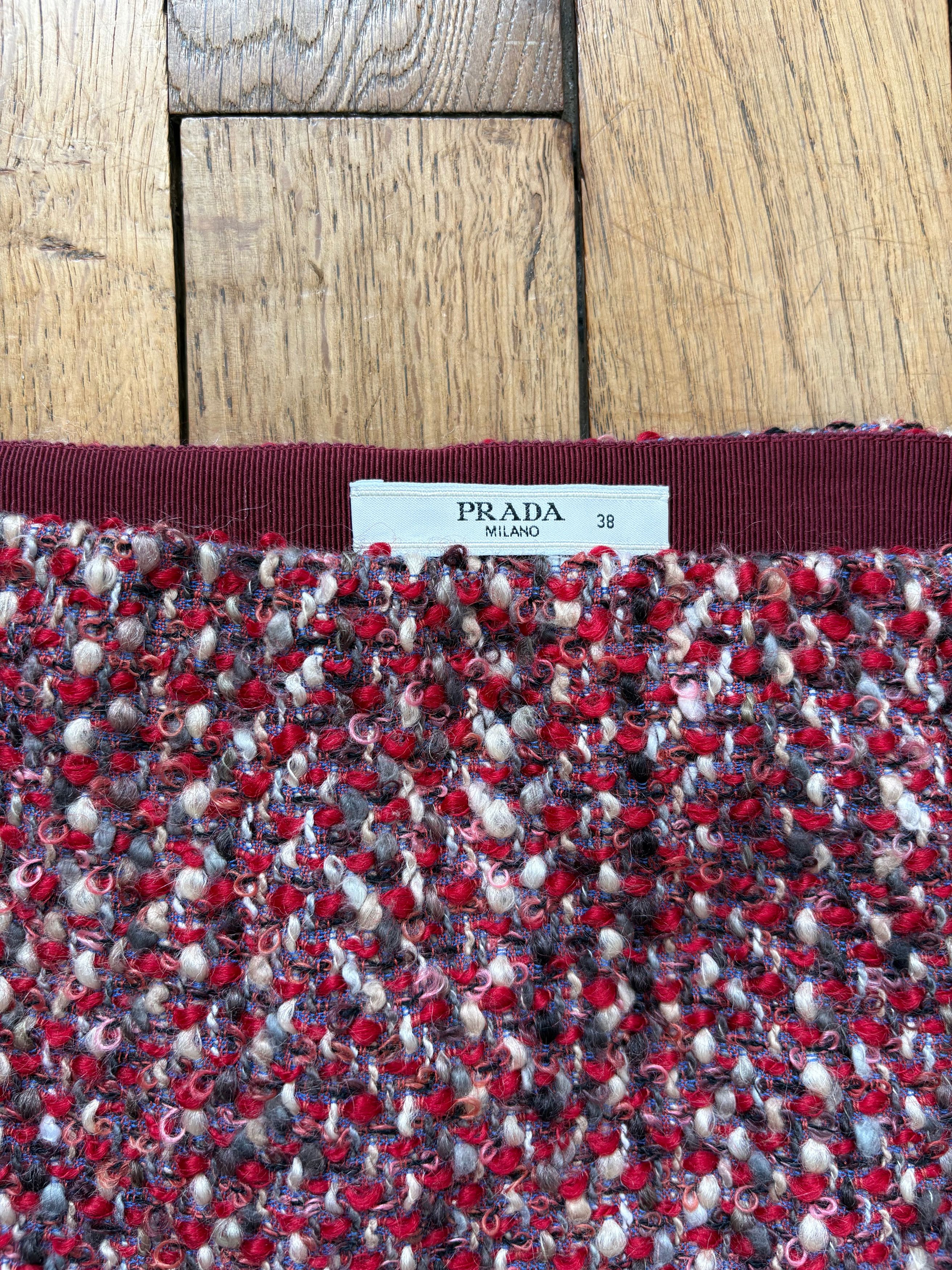 Prada Prada boucle tweed skirt Size 28" / US 6 / IT 42 - 4 Thumbnail
