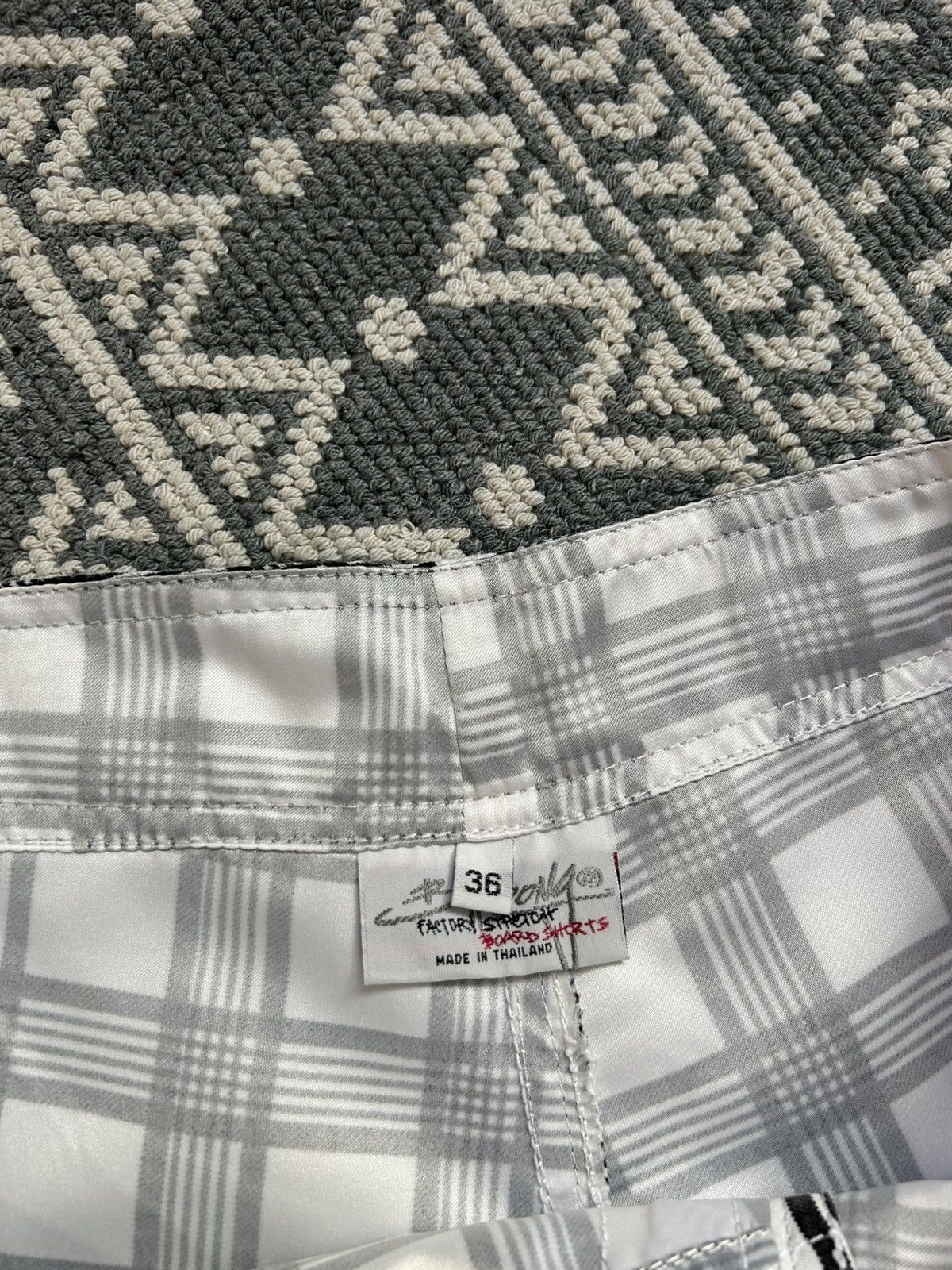 Billabong Billabong Vintage 2000’s man’s board shorts size 36 Size US 36 / EU 52 - 7 Thumbnail