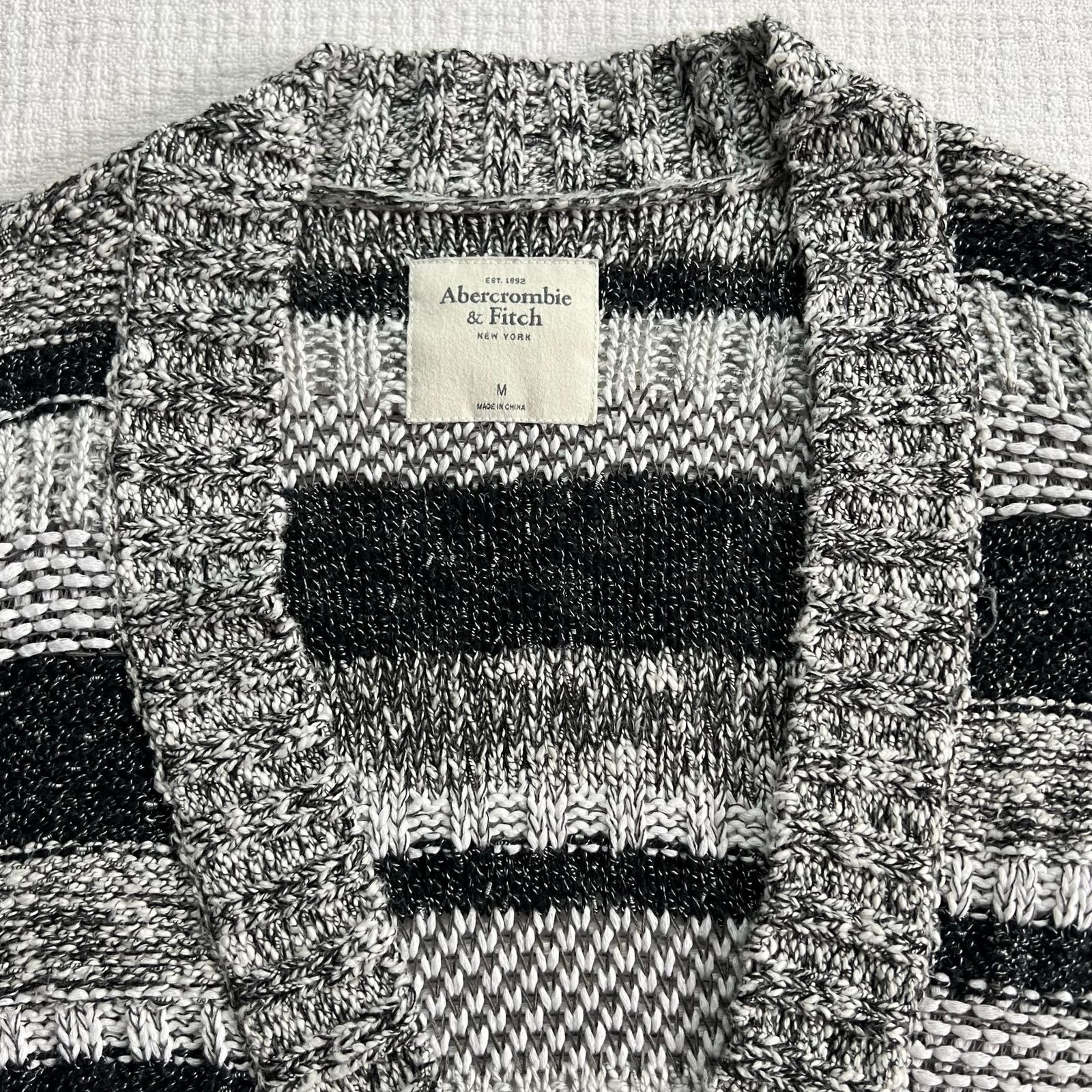 Abercrombie & Fitch Abercrombie & Fitch Chunky Knit Cardigan Y2K Women M Sweater Size M / US 6-8 / IT 42-44 - 2 Thumbnail