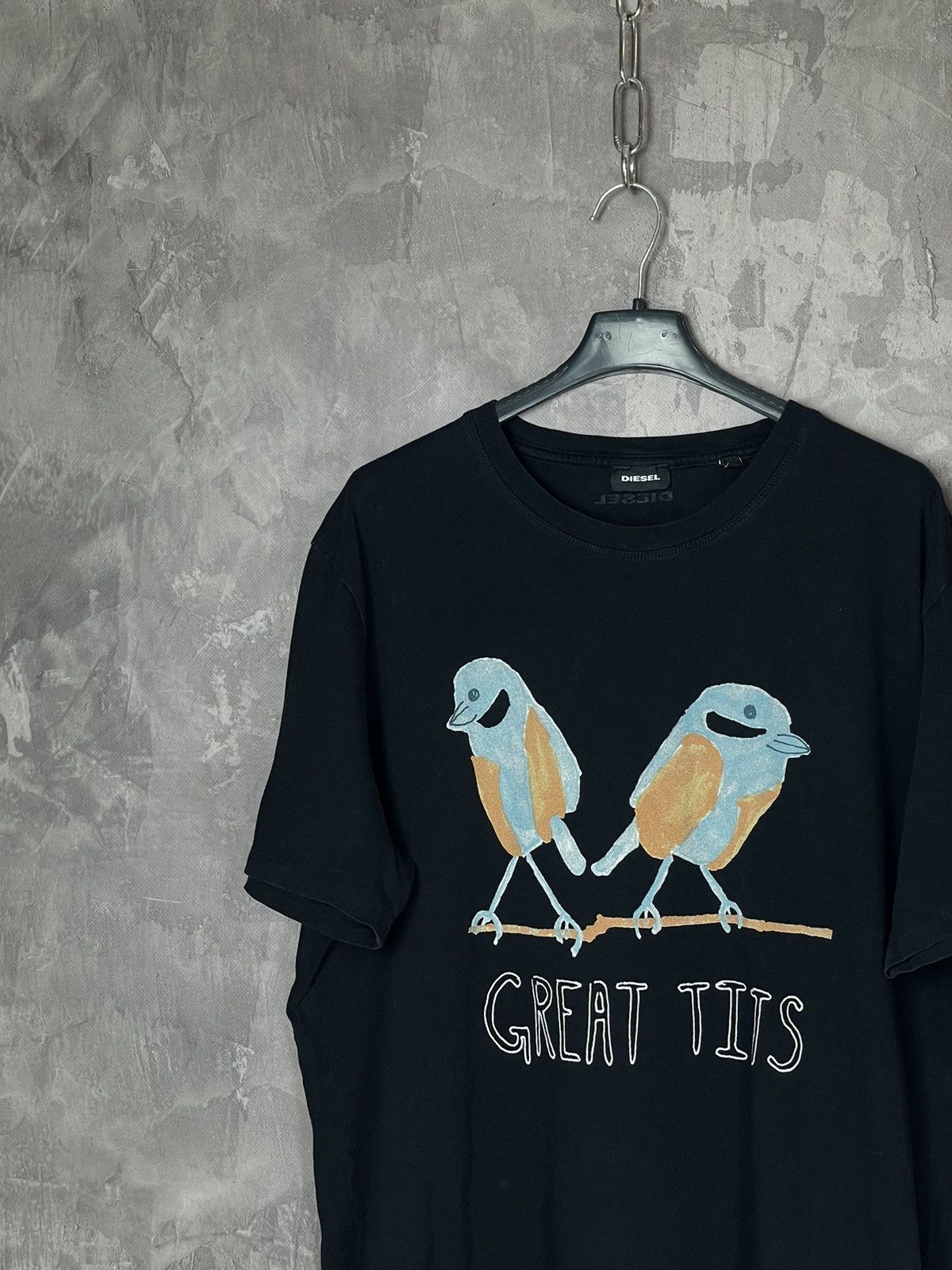 Diesel × Vintage DIESEL BIG LOGO “GREAT TITS” BIRDS RARE T-SHIRT Size US XL / EU 56 / 4 - 3 Thumbnail