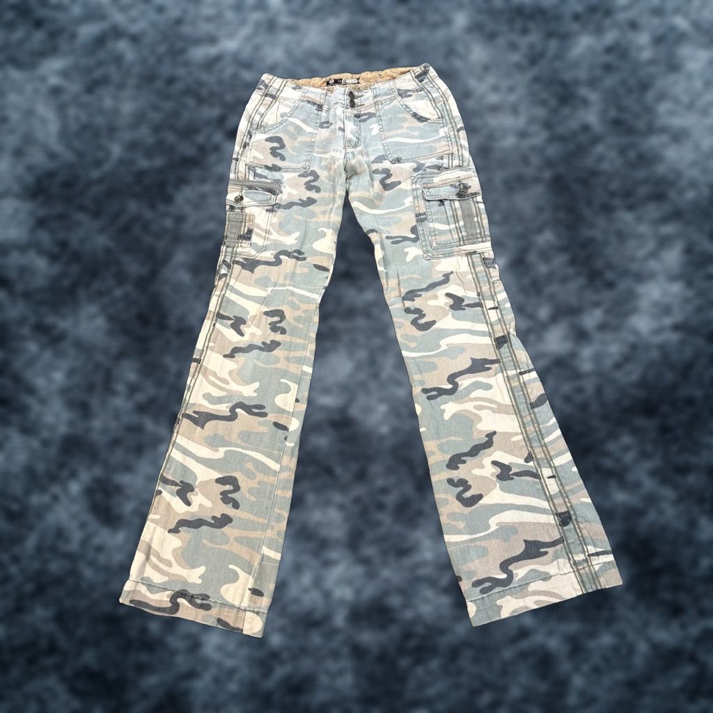 Vintage VINTAGE Nori Cargo Pants Women’s 28x31 Pants Junior Bootcut Baggy Camouflage 90s Army Grunge Casual Green Size 28" / US 6 / IT 42 - 1 Thumbnail