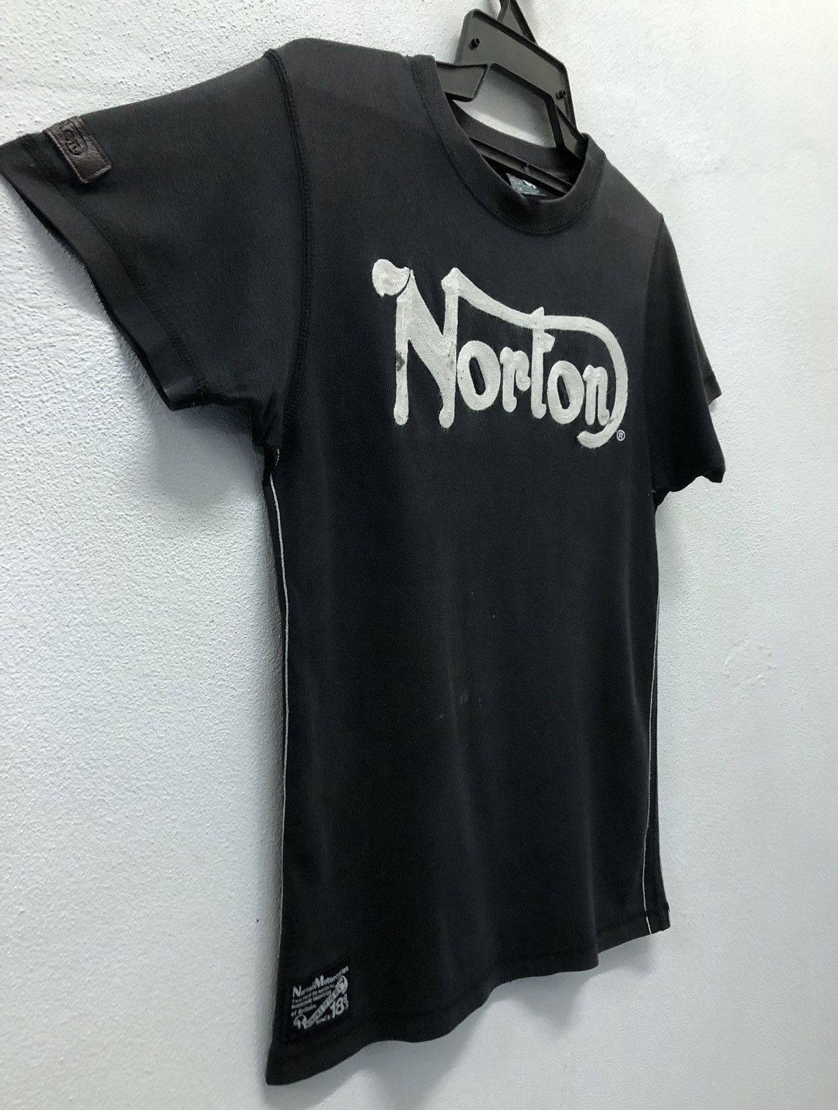 Norton Vintage Norton Motorcycles Romance Of The Men T-Shirt Size US M / EU 48-50 / 2 - 8 Thumbnail