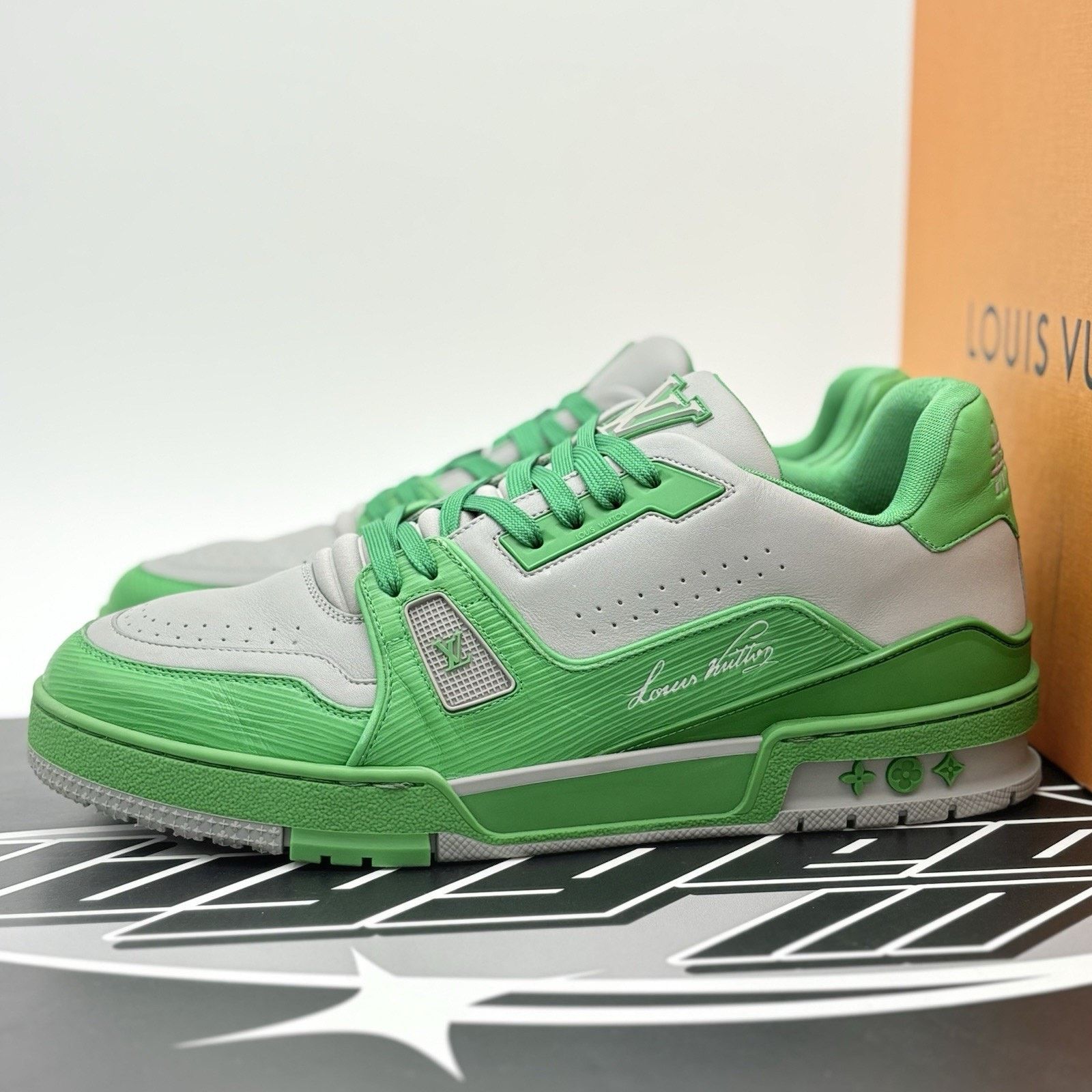 Louis Vuitton (9.5-10 US) Louis Vuitton LV Trainer ' Green Grey ' | CLEAN! Size US 10 / EU 43 - 1 Thumbnail