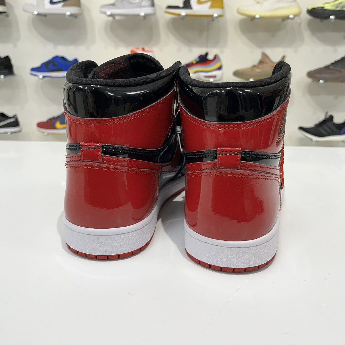Nike Air Jordan 1 Retro High OG Patent Bred Size US 11 / EU 44 - 4 Thumbnail