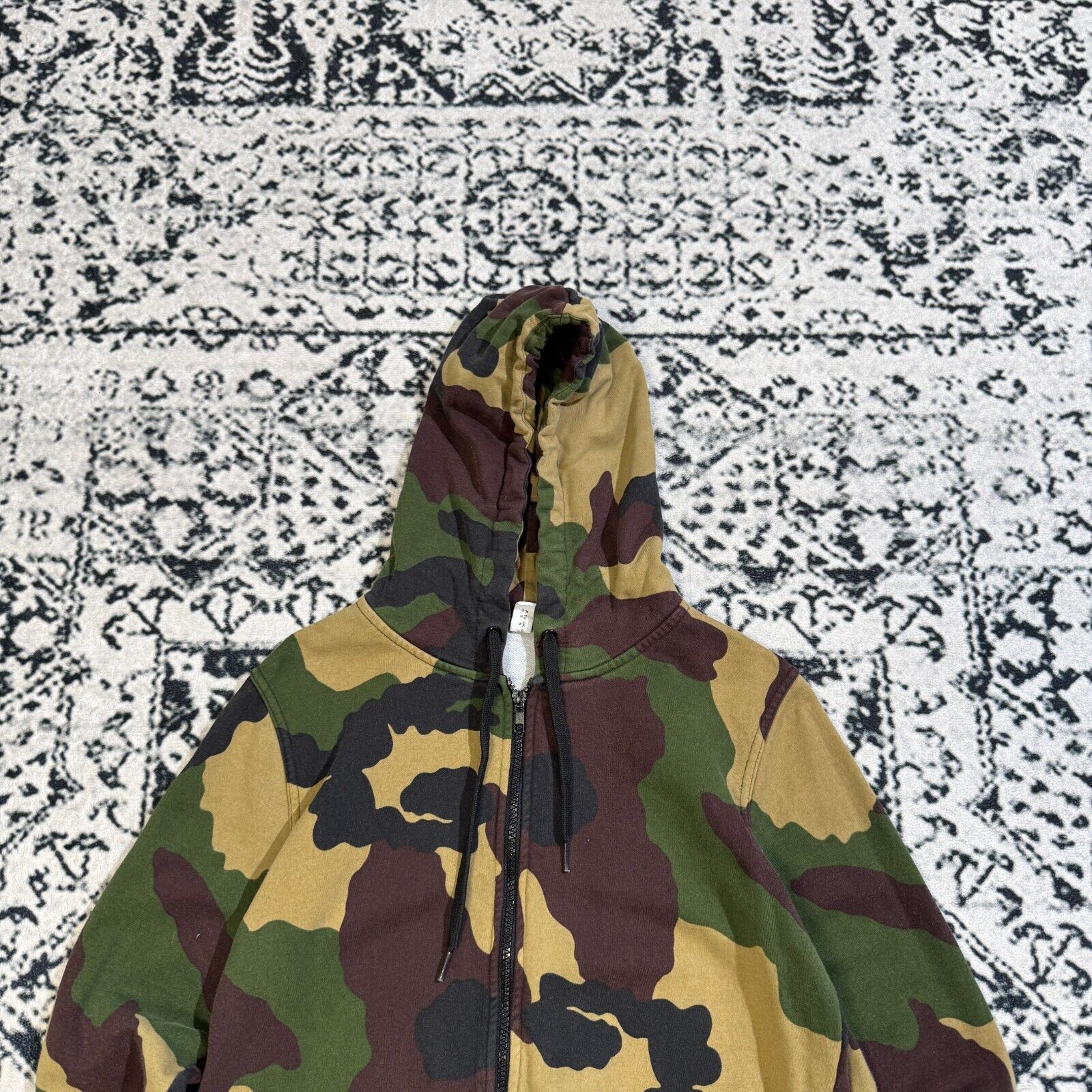 Moschino × Vintage Vintage 90s Moschino Unisex Green Camo Cotton Hoodie Size S Size US S / EU 44-46 / 1 - 7 Thumbnail