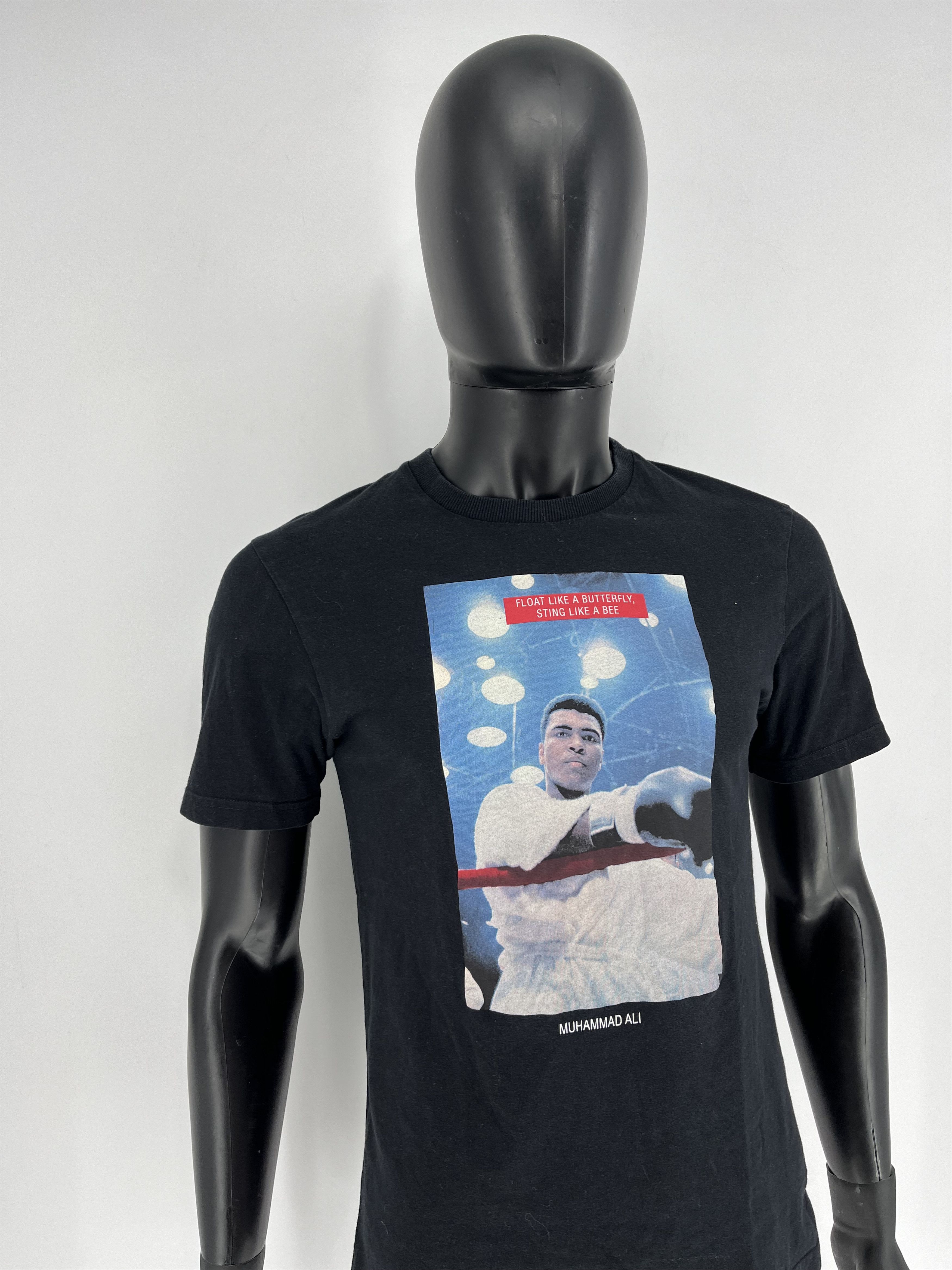 Vintage Y2K The Greatest Muhammad Ali American Boxer Faded Tshirts Size US M / EU 48-50 / 2 - 3 Thumbnail
