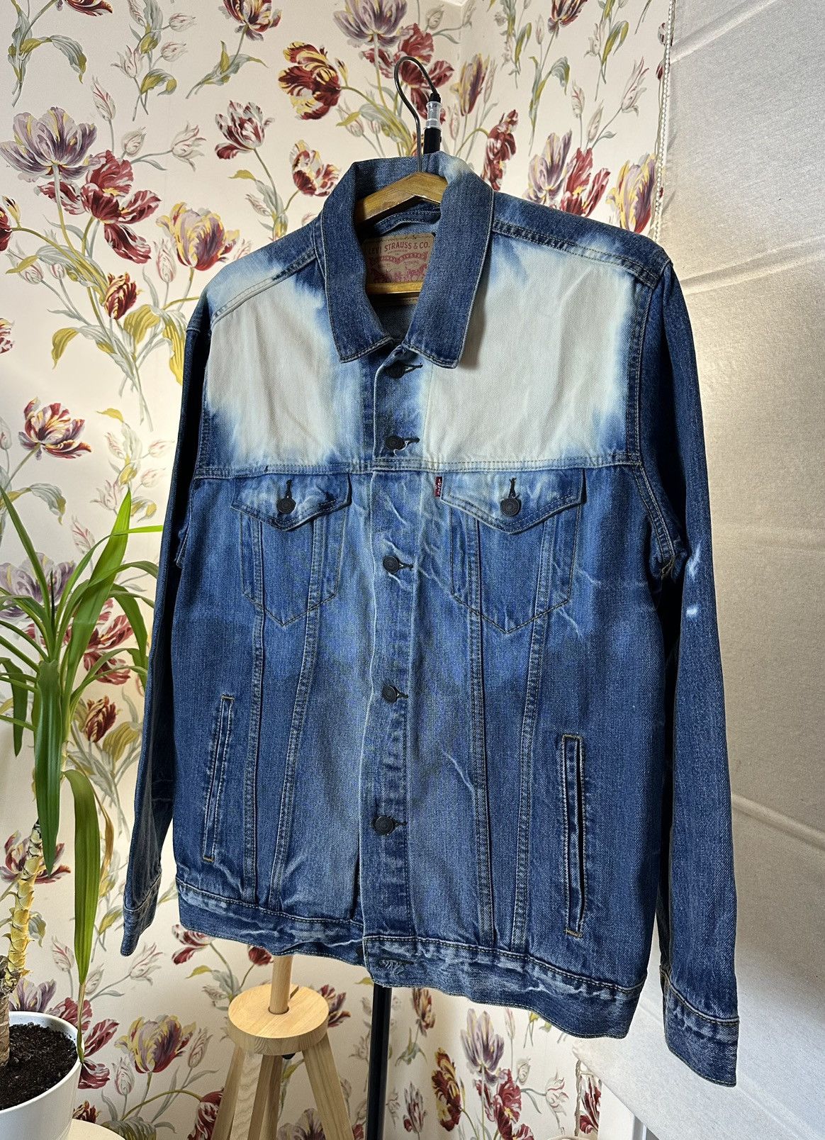 Levi's × Levi's Vintage Clothing Denim Jean Jaket by Levi's Blue Faded Size US XL / EU 56 / 4 - 1 Thumbnail