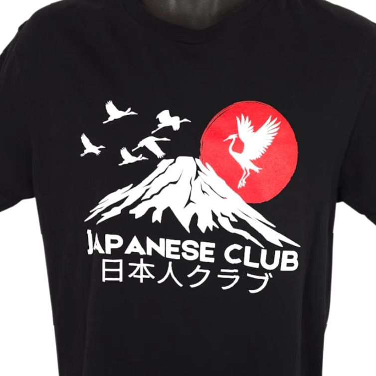 Gildan VINTAGE is not applicable (No vintage). Japanese Club T Shirt Mens Size Medium Black Mount Fuji Cranes Japan Size US M / EU 48-50 / 2 - 2 Thumbnail