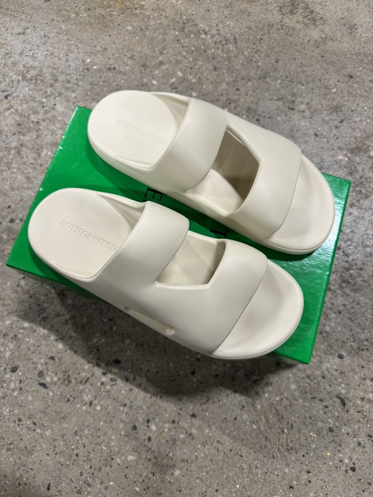 Bottega Veneta Bottega Veneta Rubber Band Slide Sandals NEW 600$ Size US 8 / EU 41 - 5 Thumbnail