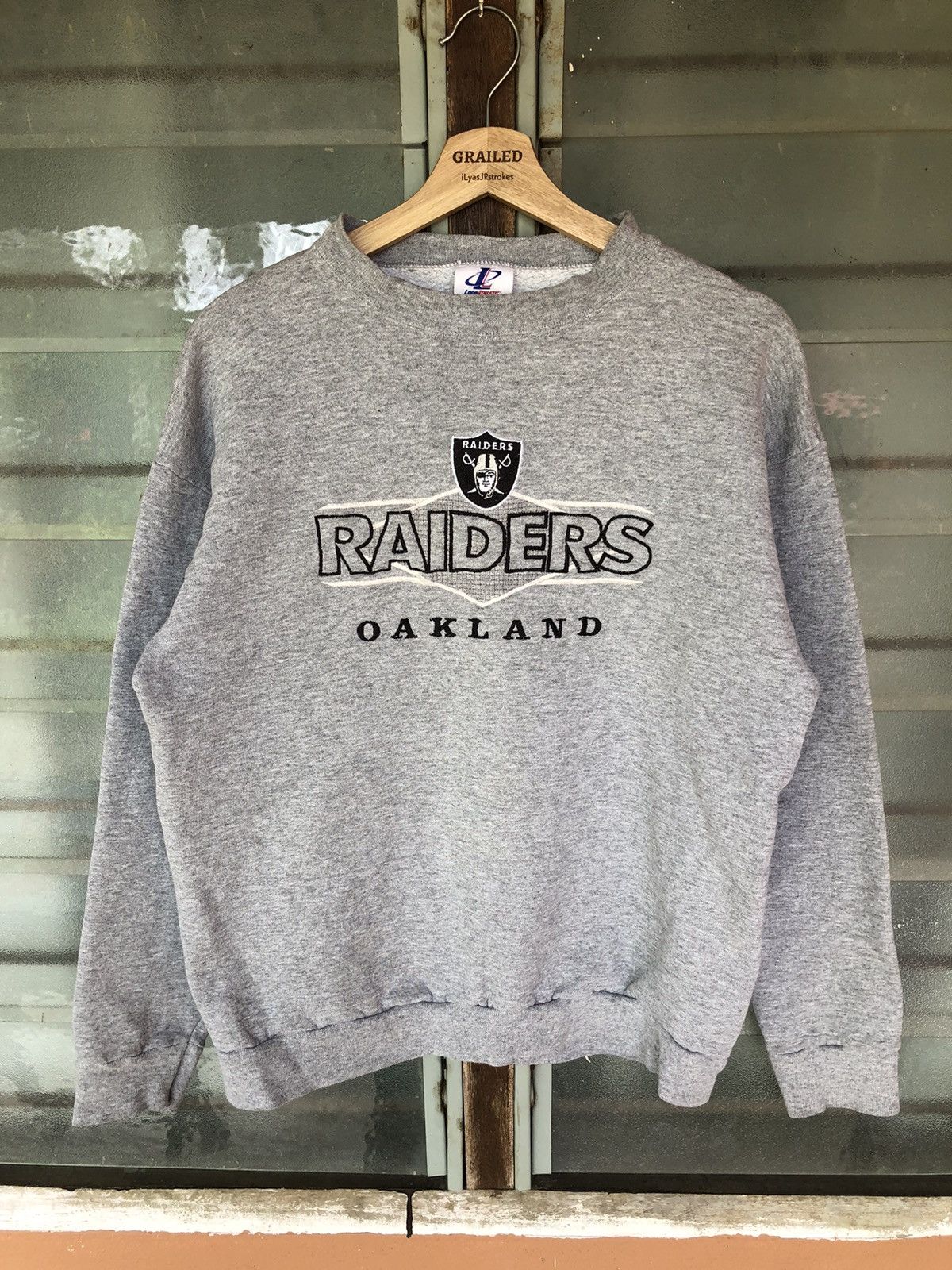 NFL × Vintage Vintage Oakland Raiders Embroidered Sweatshirt Size US M / EU 48-50 / 2 - 2 Thumbnail