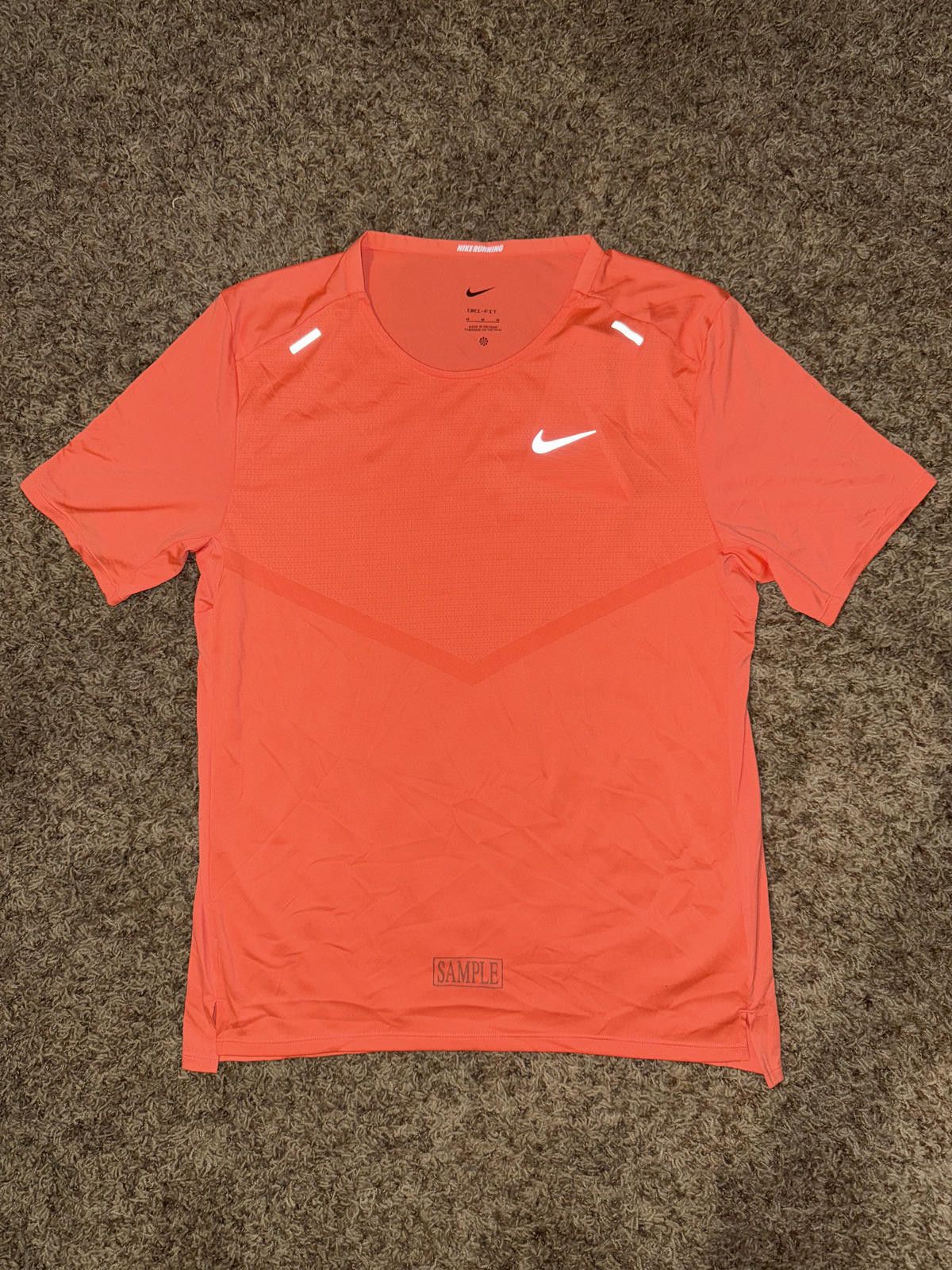 Nike Nike Rise 365 Men's Dri-FIT Short-Sleeve Running Top Sample Size US M / EU 48-50 / 2 - 1 Thumbnail