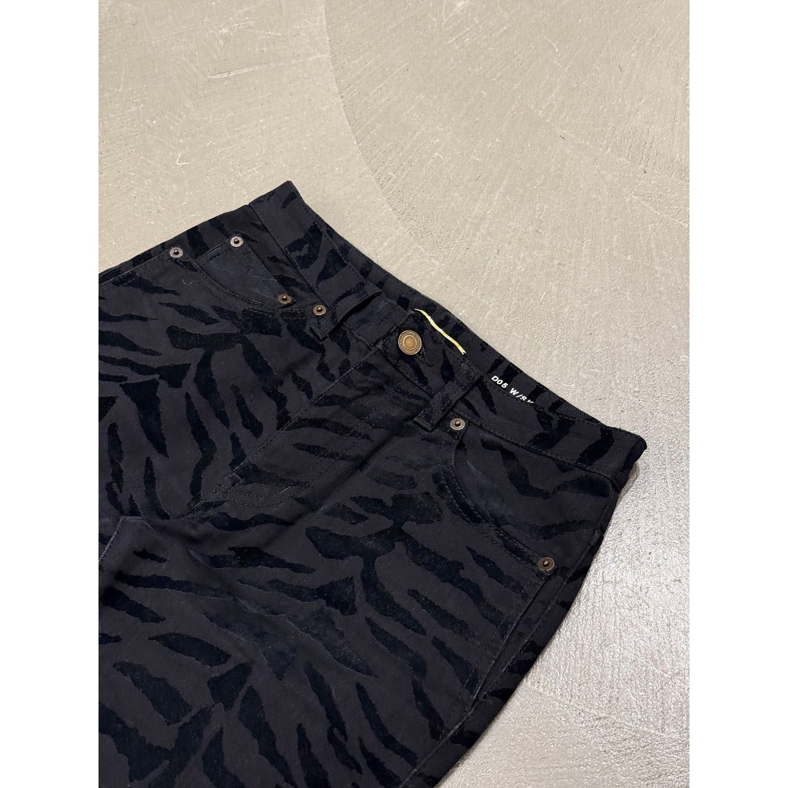 Saint Laurent Paris 2019 Saint Laurent skinny jeans with zebra print Size US 27 - 3 Thumbnail
