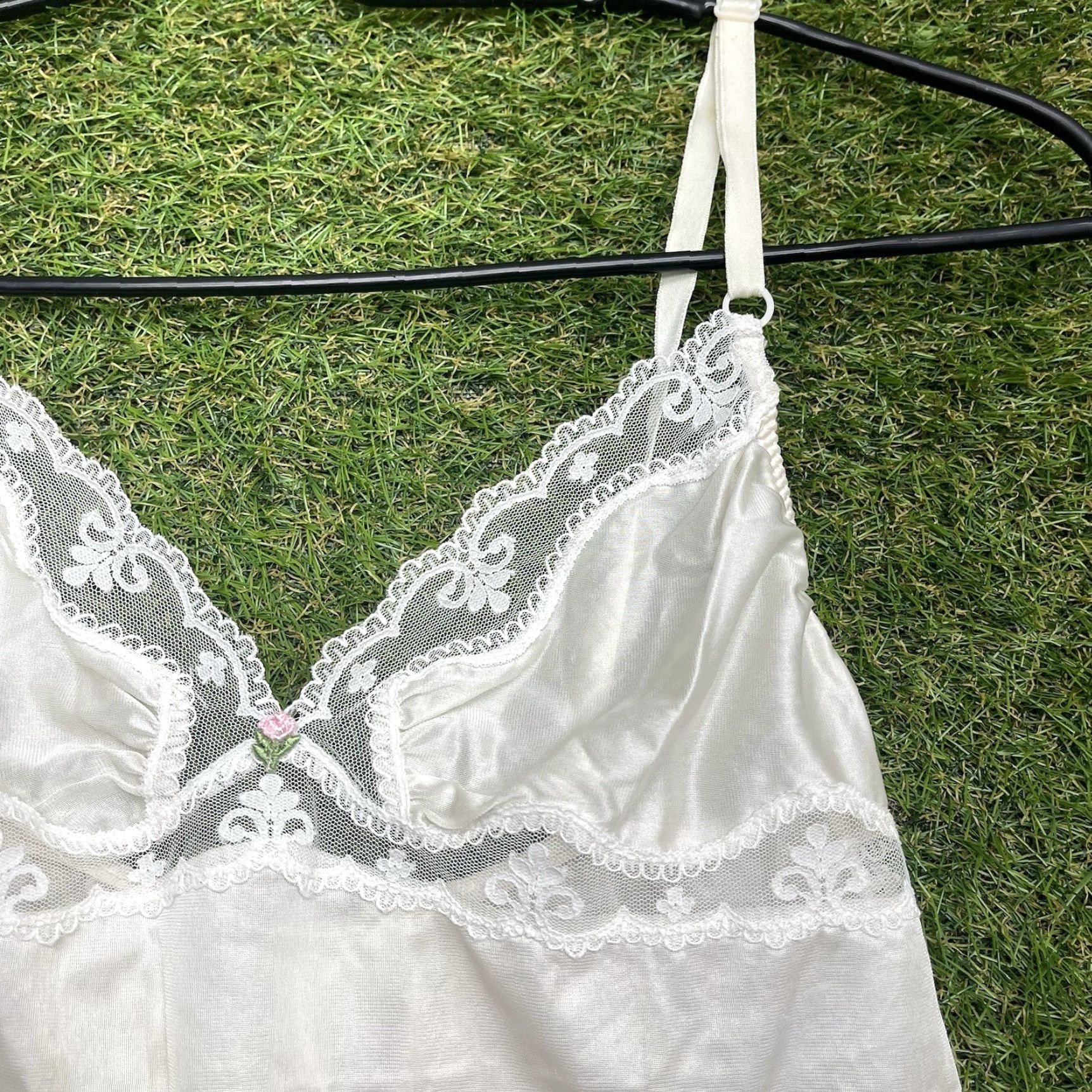 Vintage VINTAGE Maidenform Camisole Shirt Womens S White 70s Delicate Lace Nylon 32 Delectables 70s Maidenform Womens Size S / US 4 / IT 40 - 3 Thumbnail