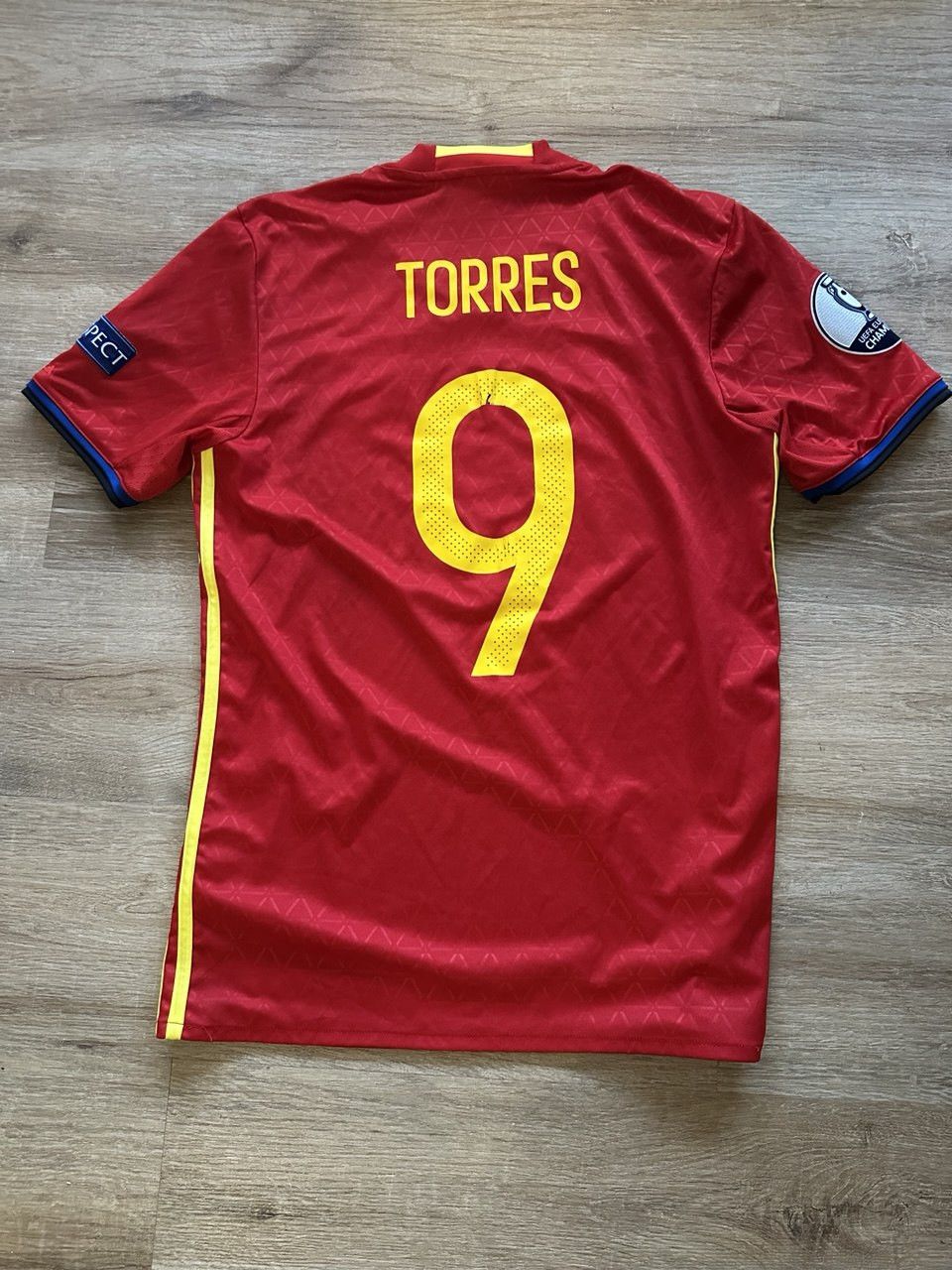 Adidas Spain Home 15/16 Jersey Size US S / EU 44-46 / 1 - 2 Thumbnail