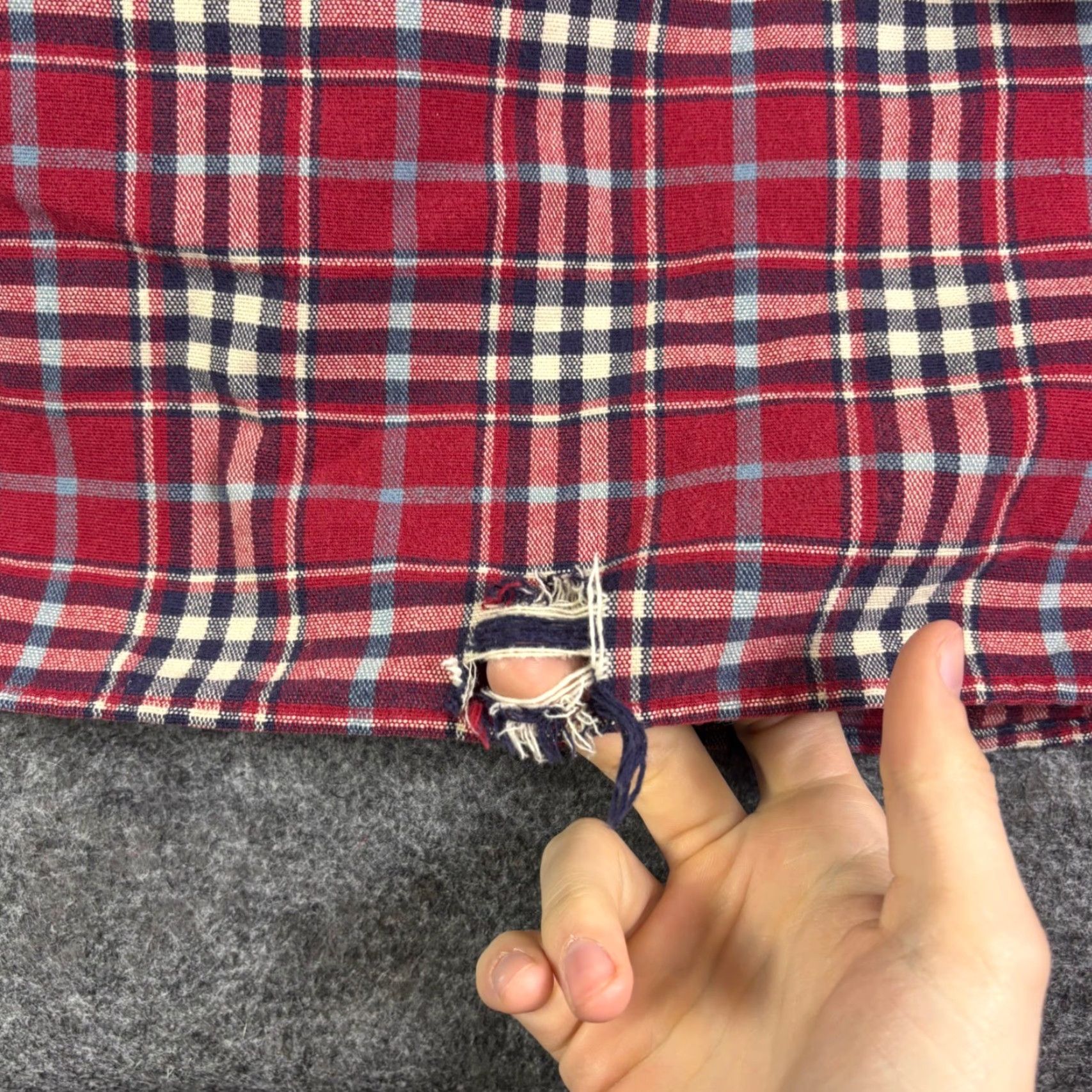 Vintage LL Bean Mans XL Tall Red Plaid Flannel Shirt Cotton 277982 90s Size US XL / EU 56 / 4 - 7 Thumbnail