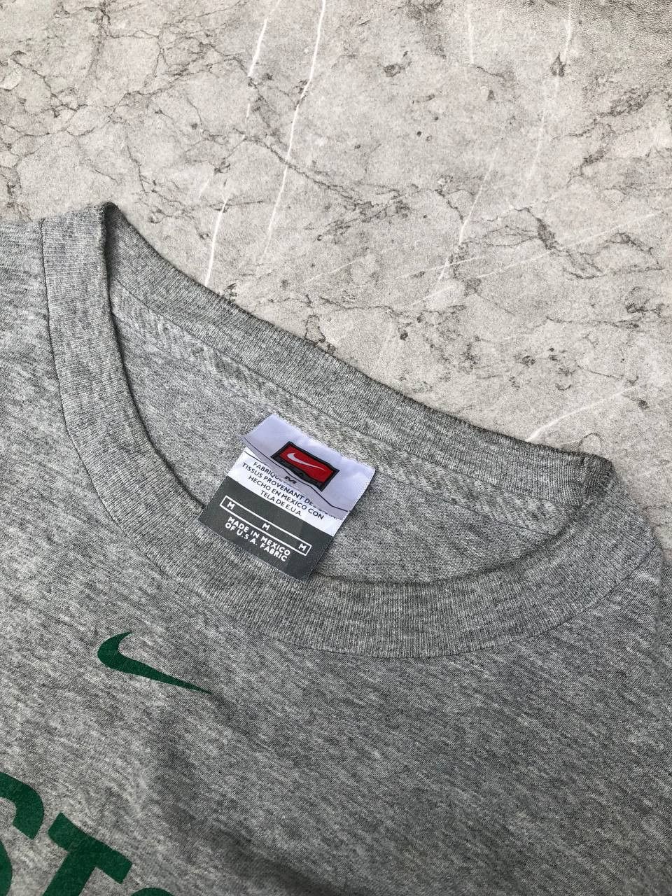 NBA × Nike × Vintage Vintage Nike Logo Center Boston Celtics Tee Size US M / EU 48-50 / 2 - 8 Thumbnail