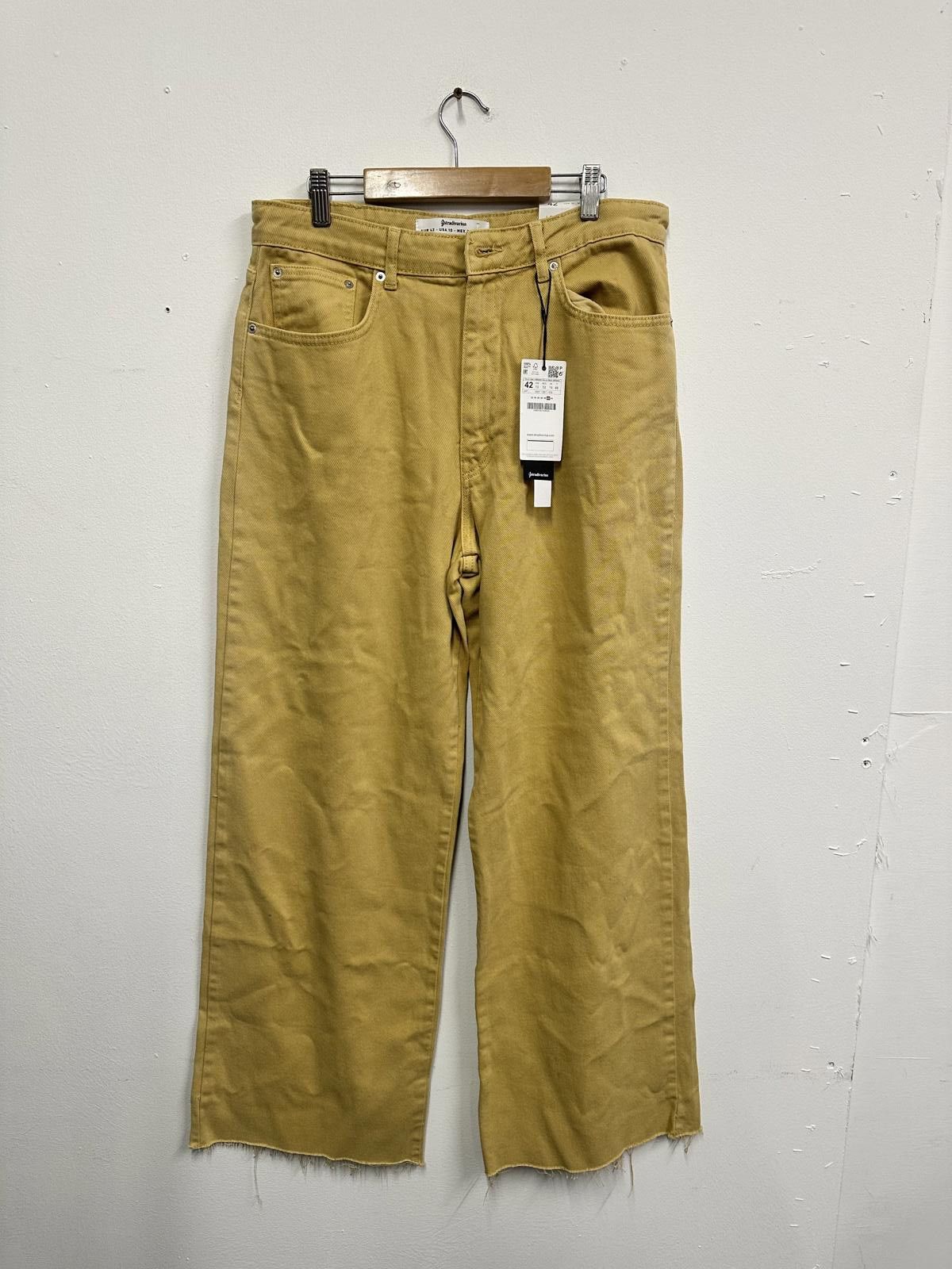 Other Stradivarius Mustard Yellow Straight Fit Jeans Size 42 Size 32" / US 10 / IT 46 - 1 Thumbnail