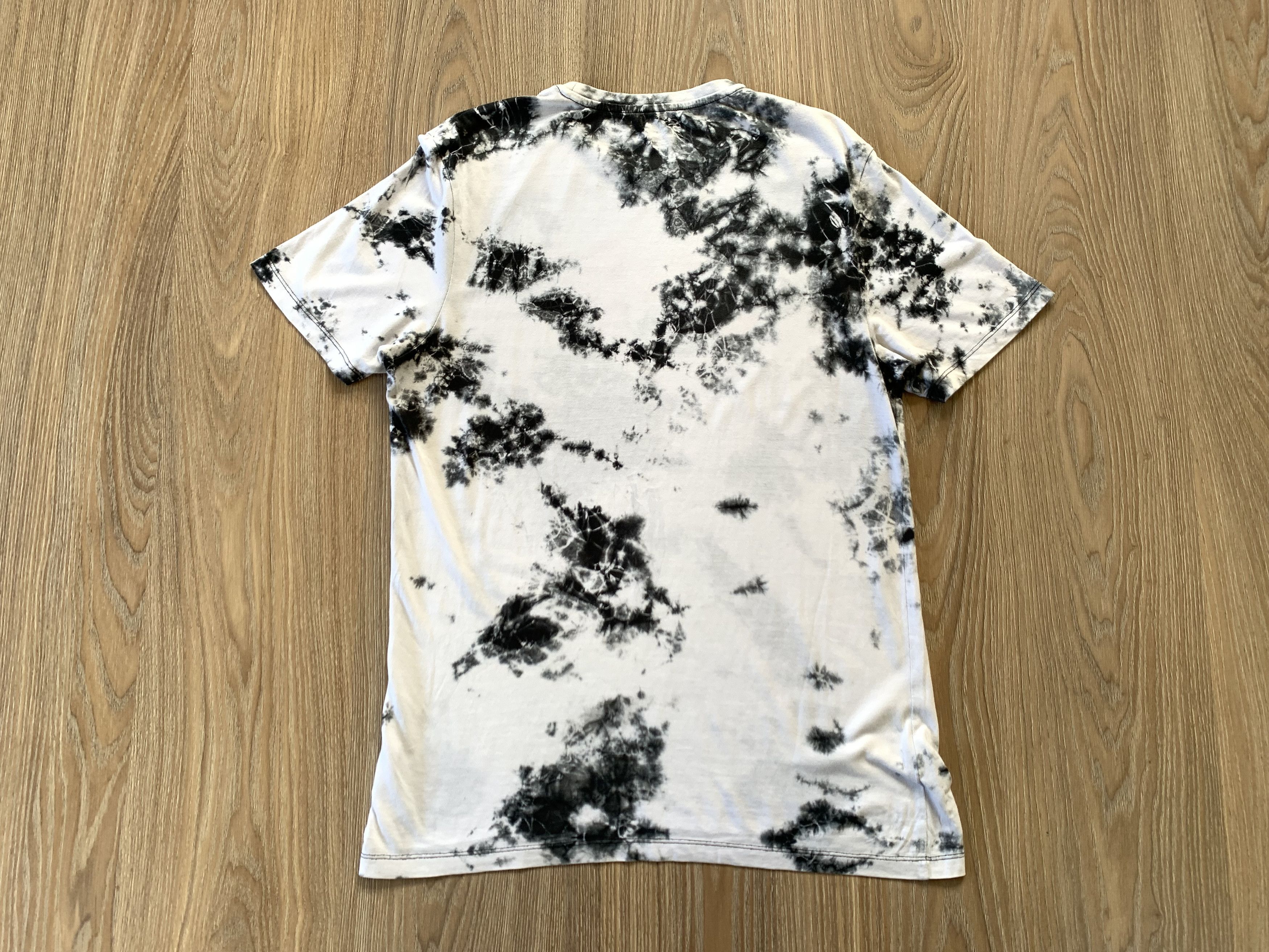 AC/DC × Band Tees × Vintage AC/DC Tie Dye T Shirt 2022 Size US S / EU 44-46 / 1 - 3 Thumbnail