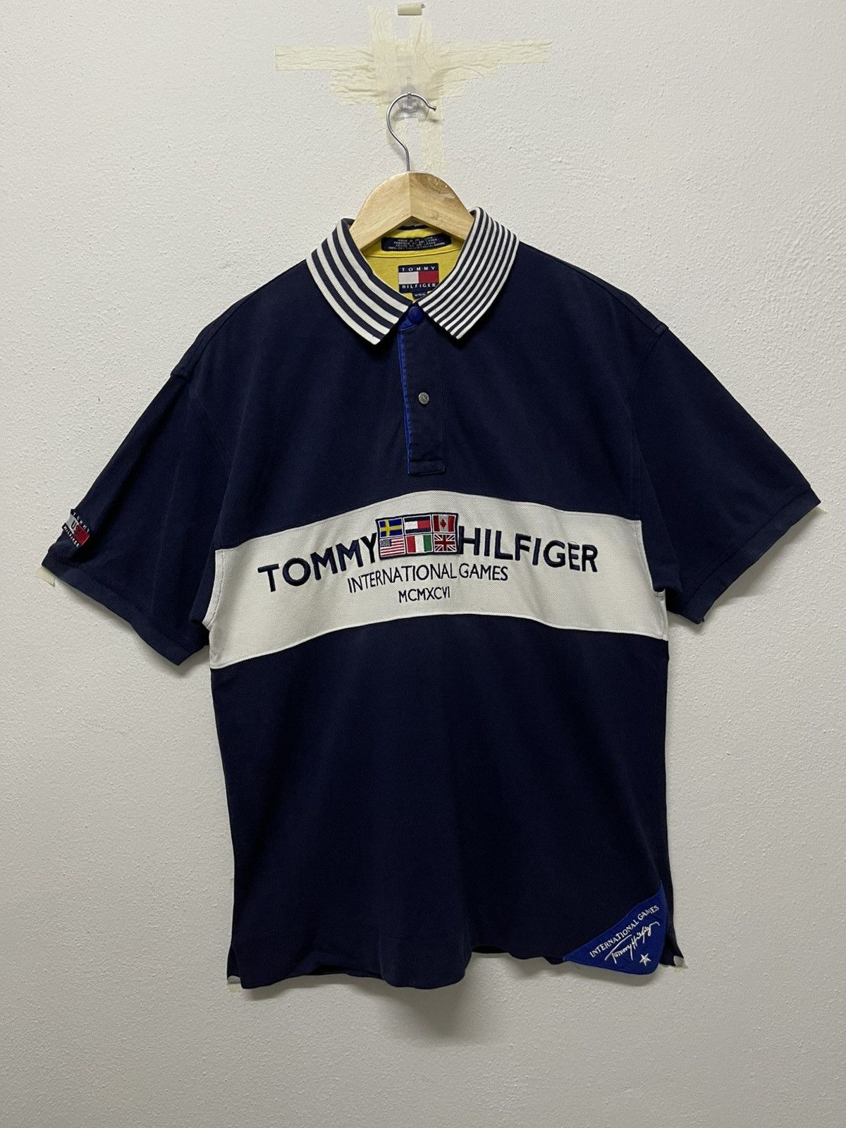 Tommy Hilfiger 90s TOMMY HILFIGER FLAG INTERNATIONAL GAMES POLO SHIRT Size US M / EU 48-50 / 2 - 1 Thumbnail