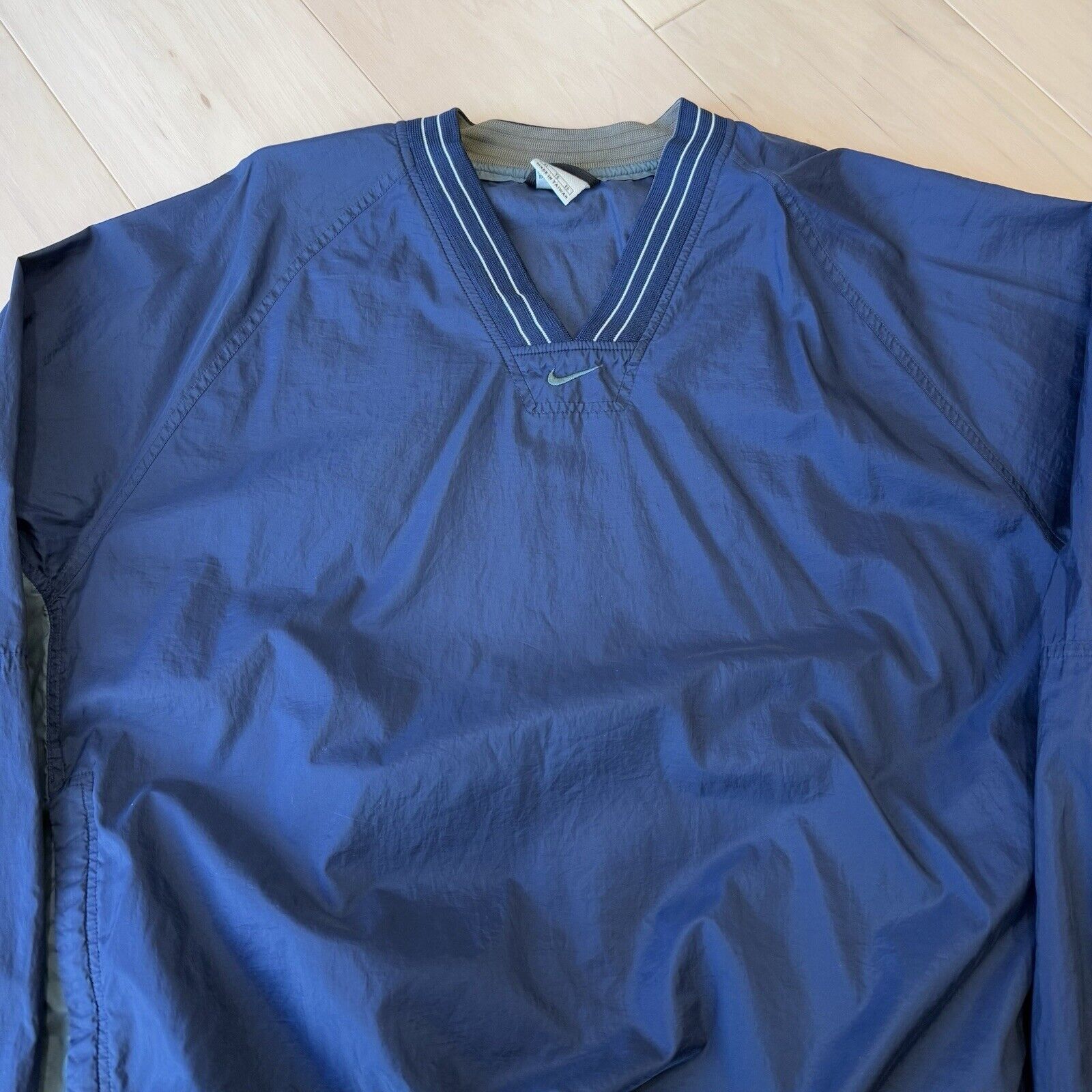Nike × Vintage Vintage Nike Center Swoosh Sweatshirt XL Navy 90s Nylon Size US XL / EU 56 / 4 - 3 Thumbnail