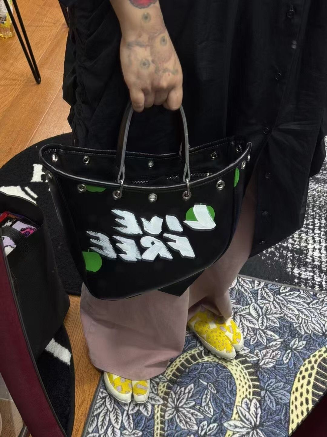Comme des Garcons CDG Minami Aoyama Beatles Apple Tote Size ONE SIZE - 1 Thumbnail