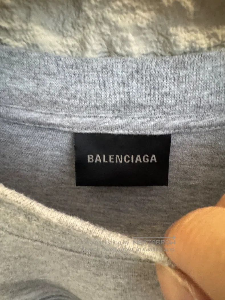 Balenciaga Balenciaga Round Neck Short Sleeve Love Detail T-Shirt Size US XS / EU 42 / 0 - 3 Thumbnail