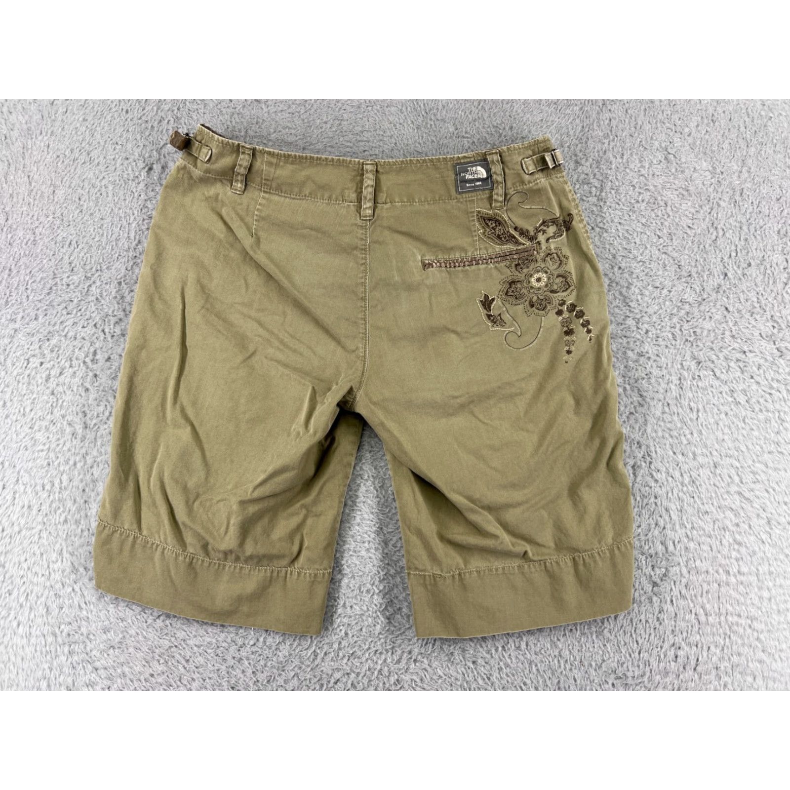 The North Face The North Face Shorts Womens 8 Beige Floral Embroidered Cotton Blend Buckles Size 30" / US 8 / IT 44 - 2 Thumbnail