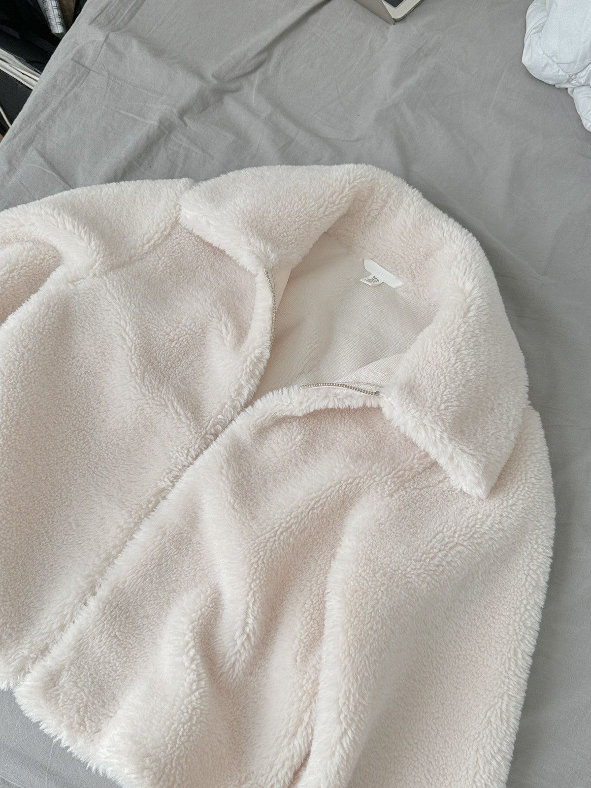 H&M H&m white fur jacket Size XS / US 0-2 / IT 36-38 - 2 Thumbnail