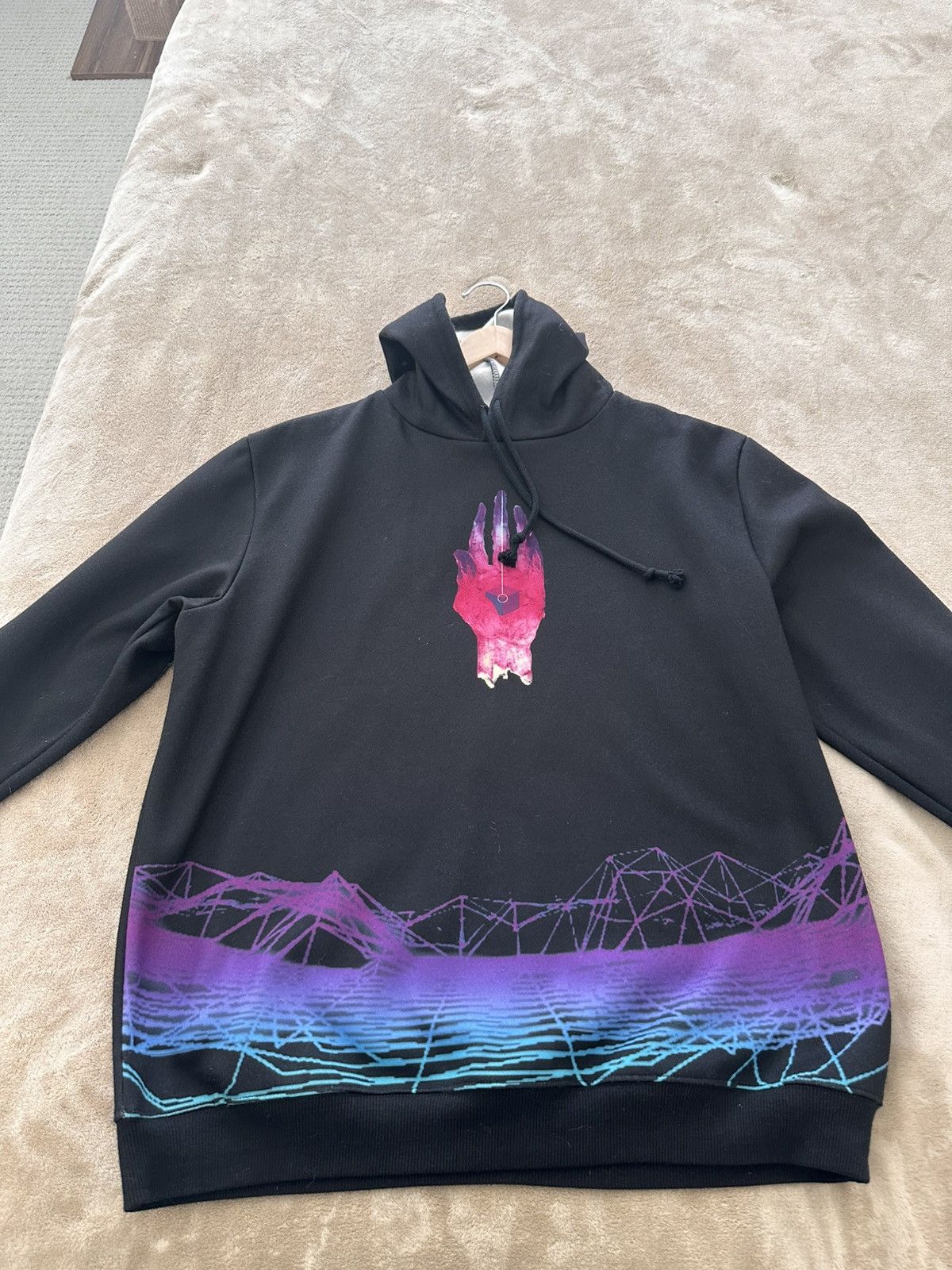 Galaxxxy Porter Robinson Worlds Tシャツ　M Auction for white Galaxxxy t shirt going down in the