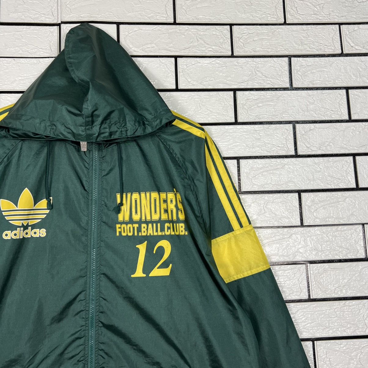 Adidas Vintage ADIDAS Trefoil Big Logo Nylon Jacket #4288-C195 Size US M / EU 48-50 / 2 - 8 Thumbnail