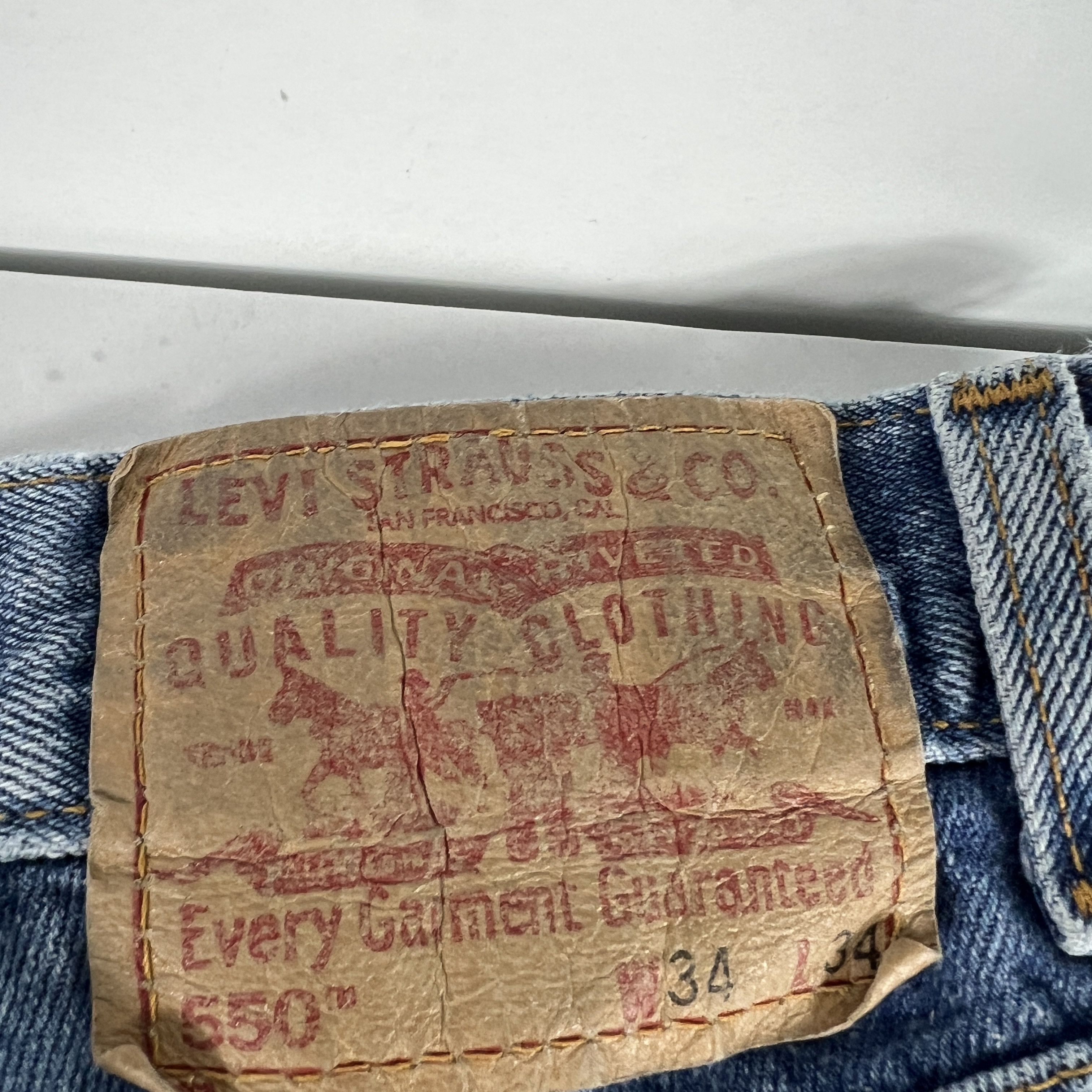 Levi's × Vintage Y2K Levi's Jeans 550 Relaxed Blue Faded Cotton Denim Size US 33 - 13 Thumbnail