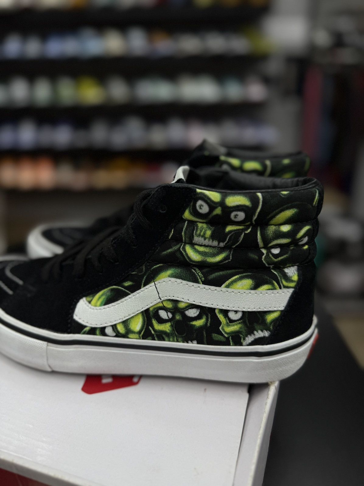 Supreme Supreme 2018 Vans Glow In Dark Green Size 9 RARE Size US 9 / EU 42 - 3 Thumbnail
