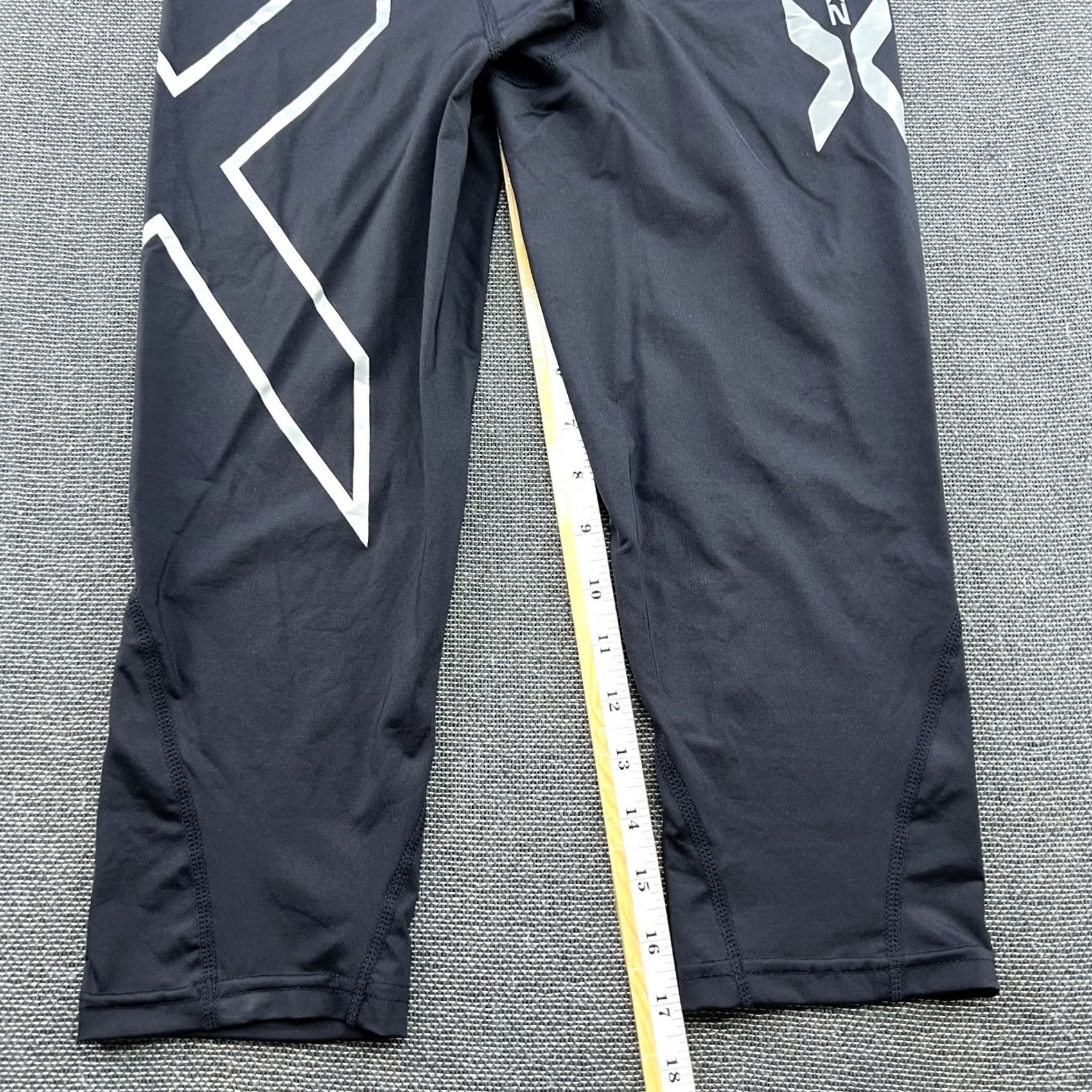 2XU 2XU Mens Compression Pants Black Medium 7/8 Elite Sport Spandex Tights Capri Size US 31 - 6 Thumbnail