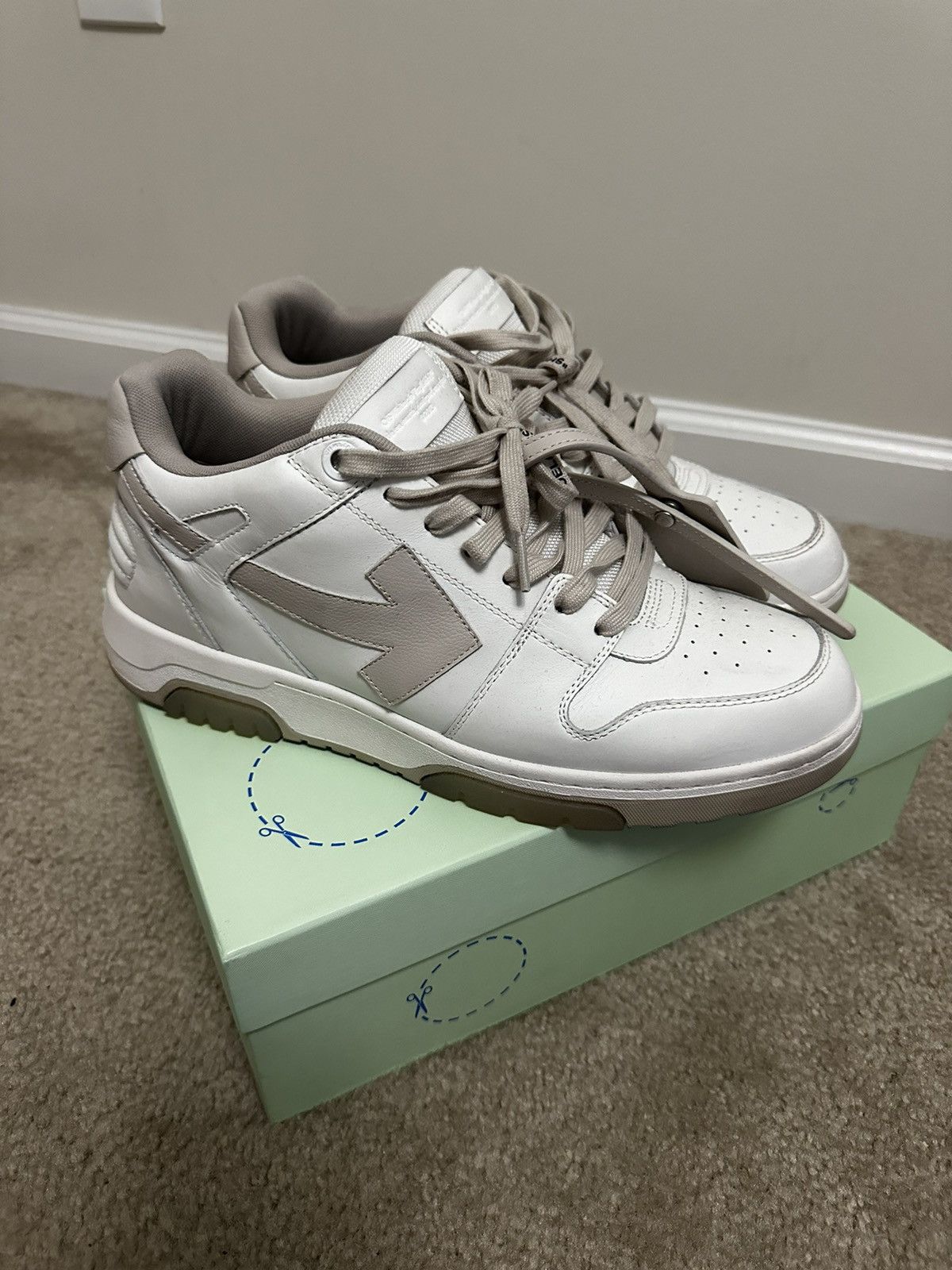 Off-White Off White ‘Out of Office’ sneakers Size US 12 / EU 45 - 1 Thumbnail