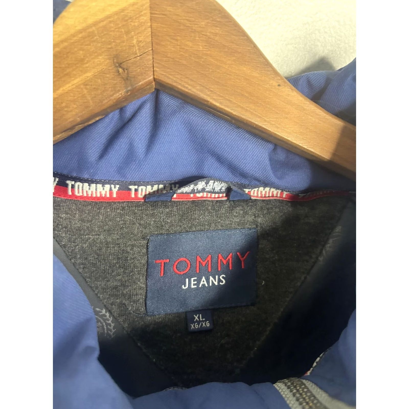 Tommy Hilfiger VINTAGE Tommy Jeans Jacket Mens XL Blue Black Puffer Coat Winter Zip Pockets Warm Size US 36 / EU 52 - 4 Thumbnail